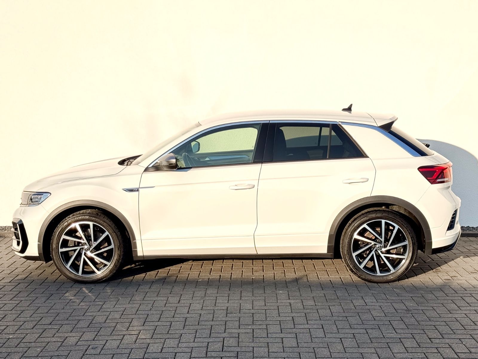Bild 8 von 14 - Volkswagen T-Roc - Gebrauchtwagen von Automobile Trier Volkswagen T-Roc R 2.0 TSI DSG 4Motion, NAVI, LED, ACC, CAM