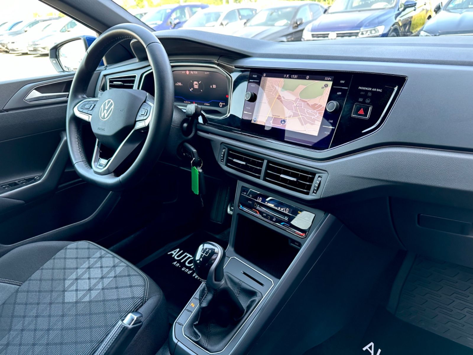 Bild 12 von 15 - Volkswagen Polo - Gebrauchtwagen von Automobile Trier Volkswagen Polo R Line, NAVI, MATRIX, IQ, KAMERA, 1.HAND