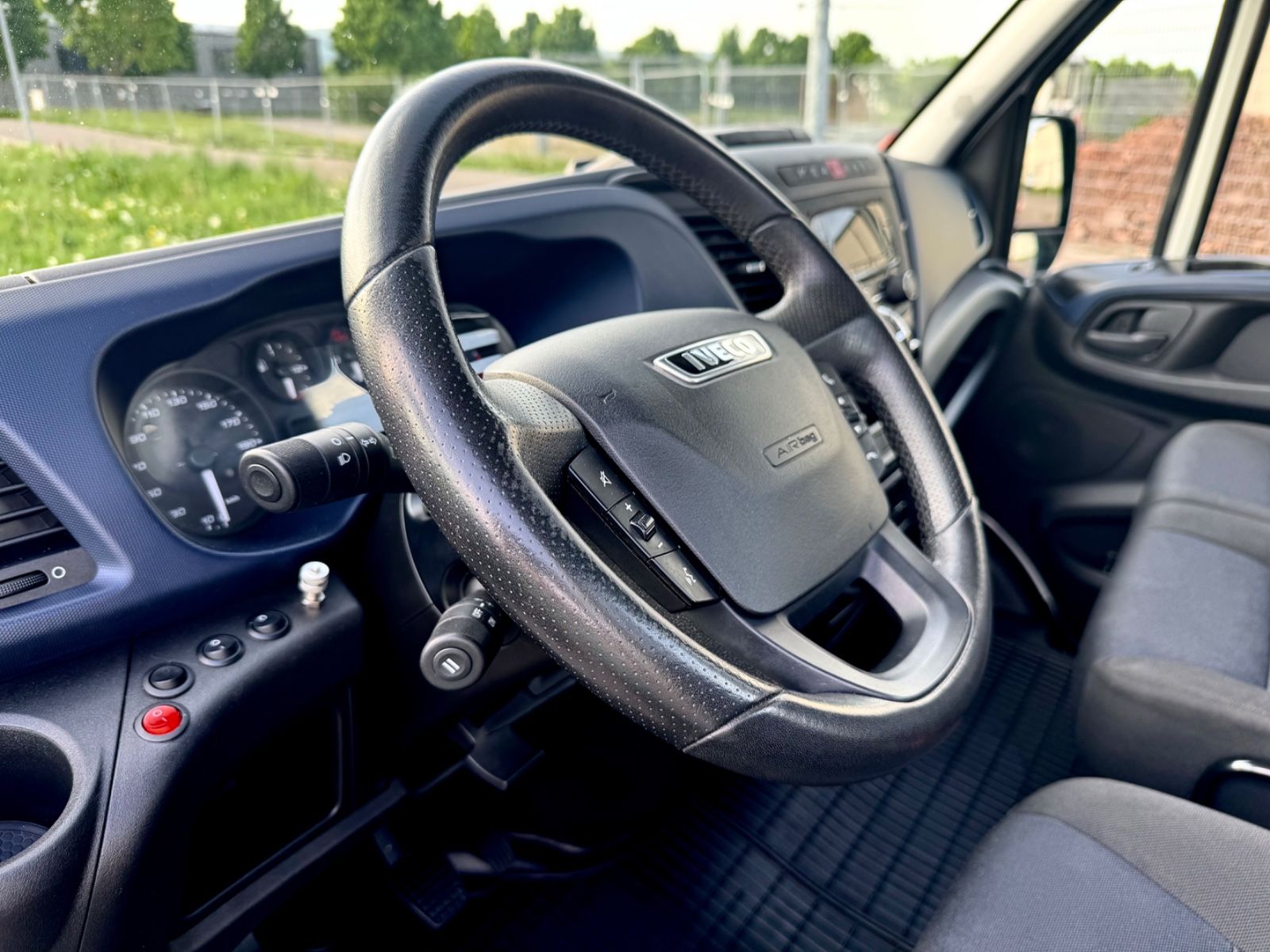 Bild 15 von 21 - Iveco Iveco - Gebrauchtwagen von Automobile Trier Iveco Iveco DAILY 35S18 3.0 180PS Tachogr.