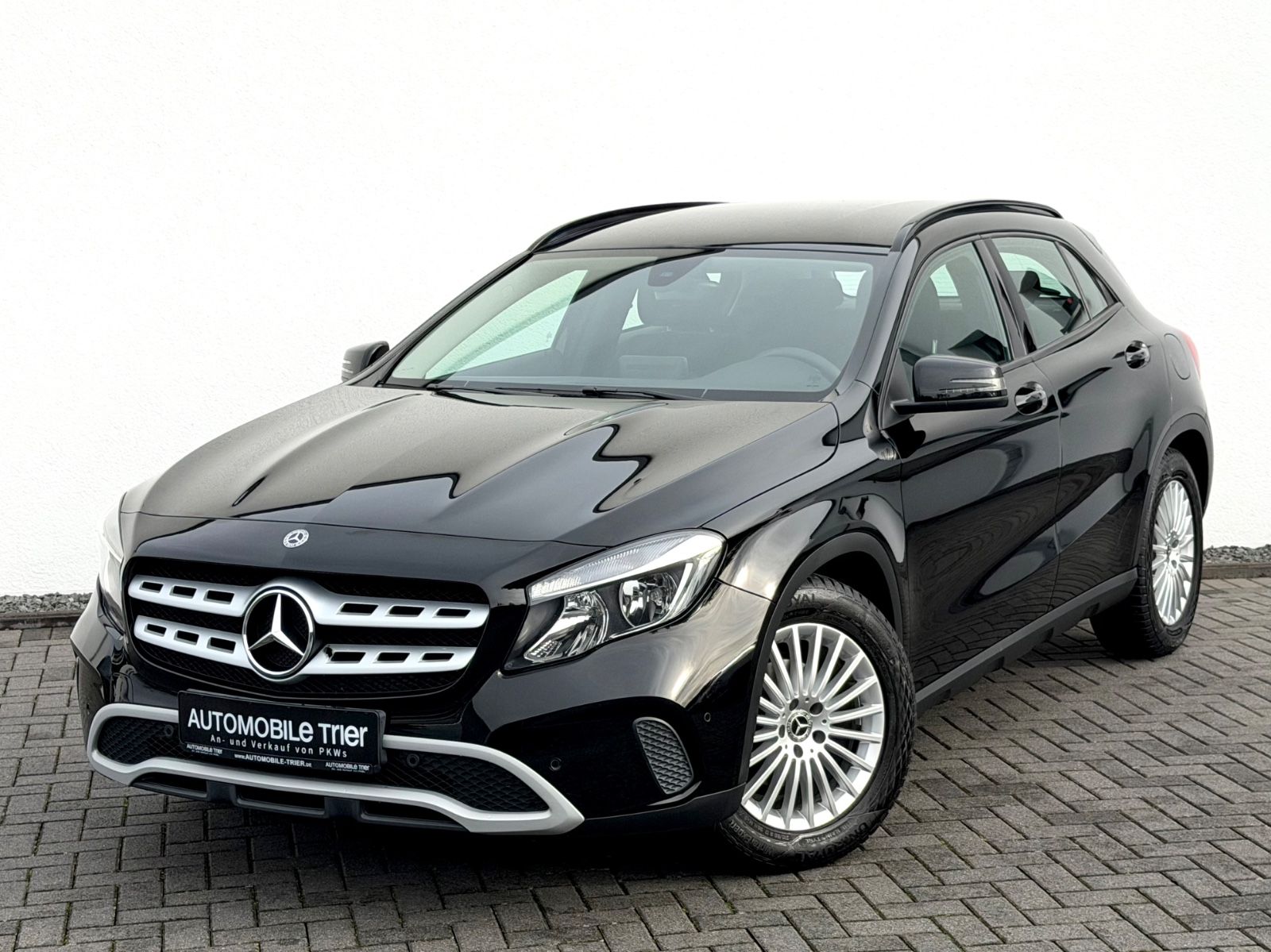 Mercedes-Benz GLA 200 /NAVI/CAM/SHZ/GARANTIE/