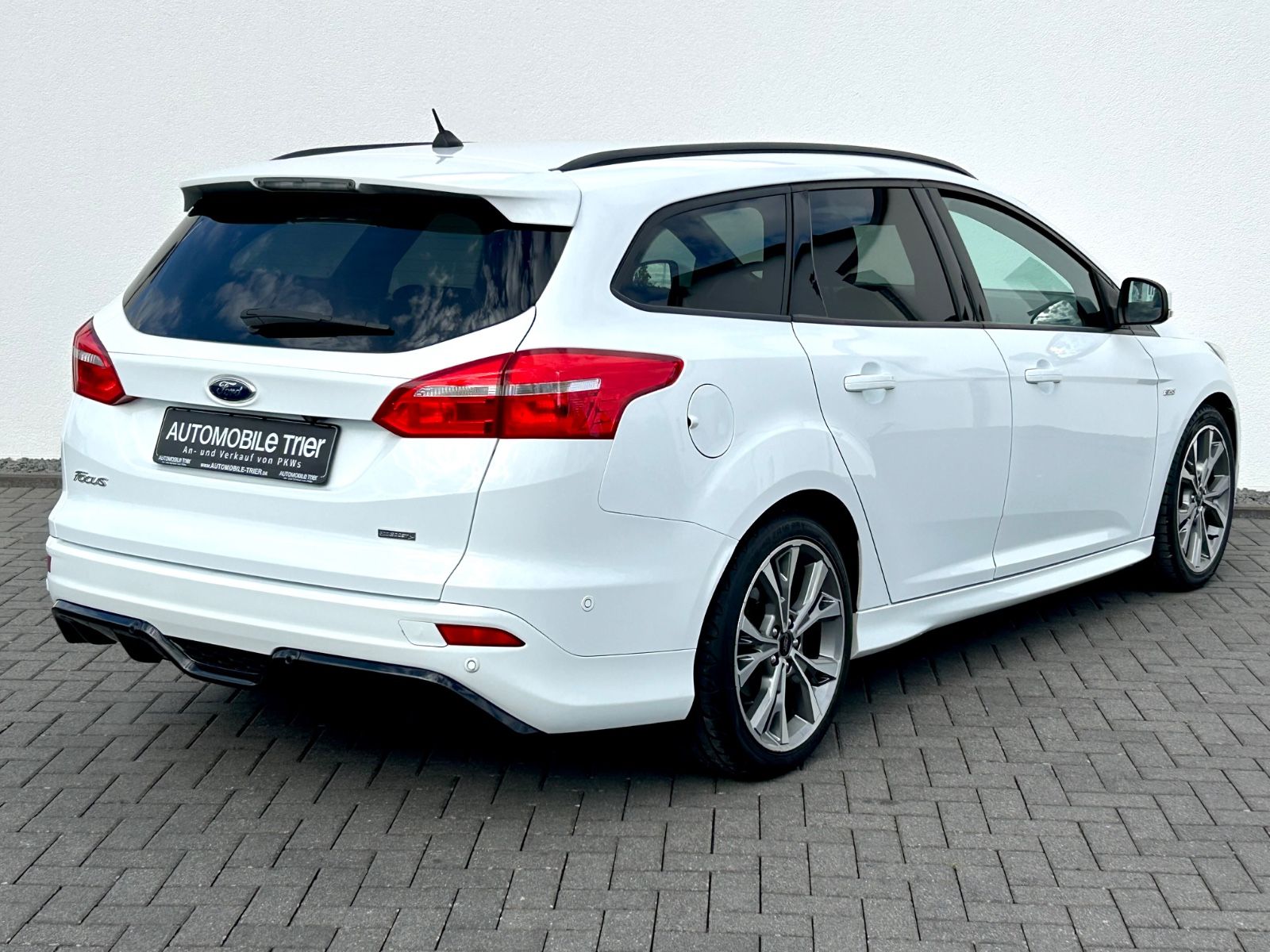 Bild 5 von 15 - Ford Focus - Gebrauchtwagen von Automobile Trier Ford Focus Turnier ST-Line, AUTOMATIK, NAVI, GARANTIE