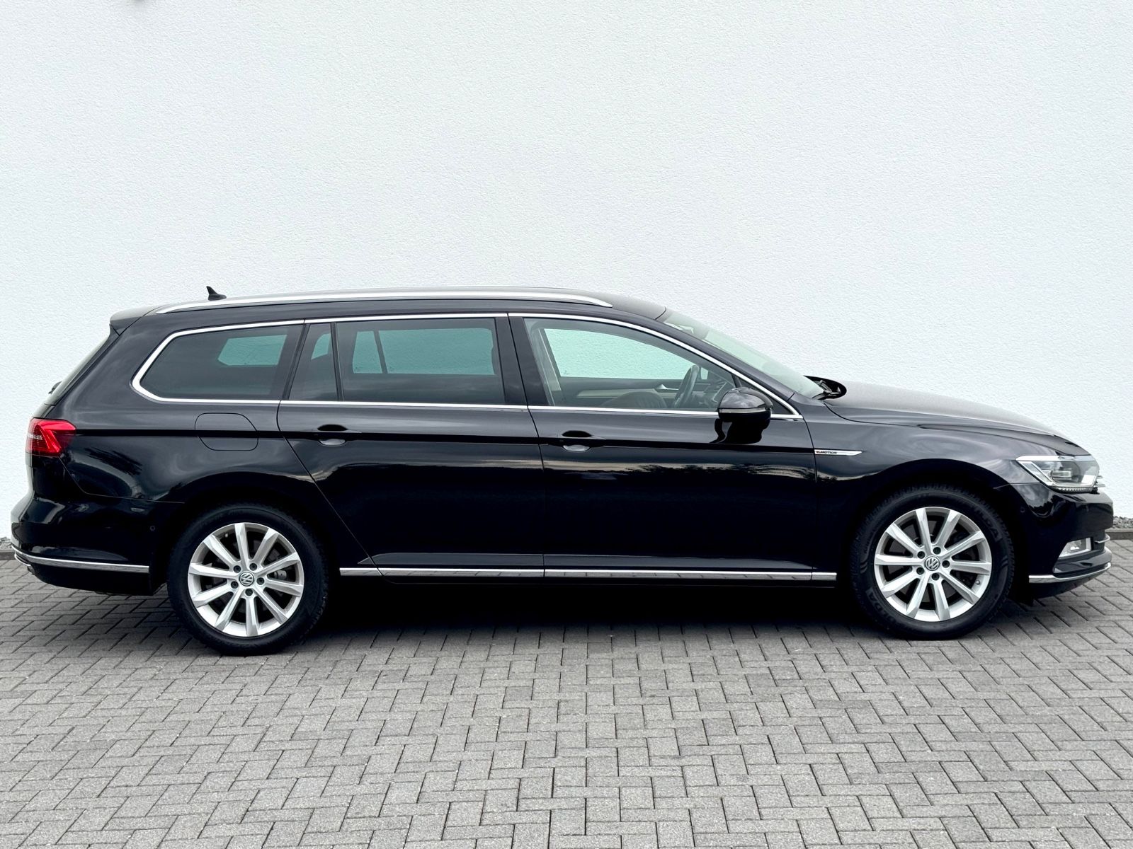 Bild 4 von 13 - Volkswagen Passat - Gebrauchtwagen von Automobile Trier Volkswagen Passat Variant Highline 2.0 TSI DSG 4Motion