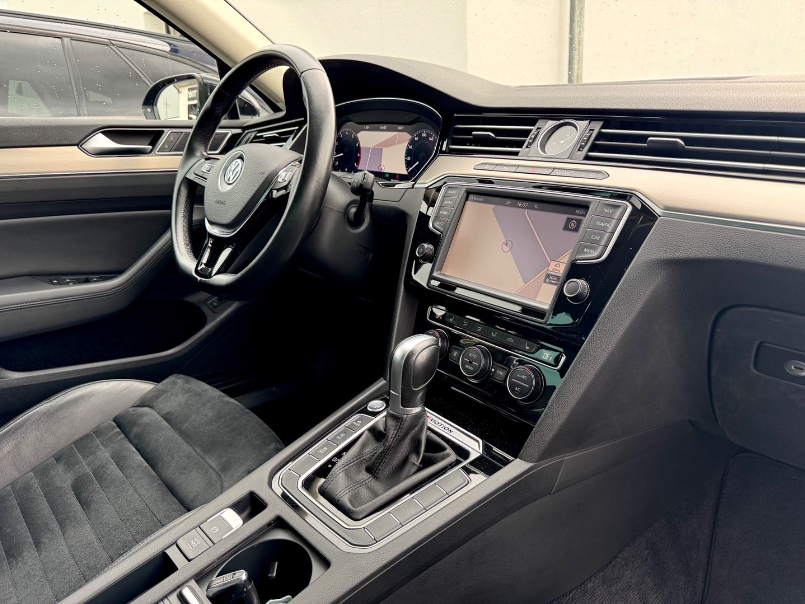 Bild 11 von 13 - Volkswagen Passat - Gebrauchtwagen von Automobile Trier Volkswagen Passat Variant Highline 2.0 TSI DSG 4Motion