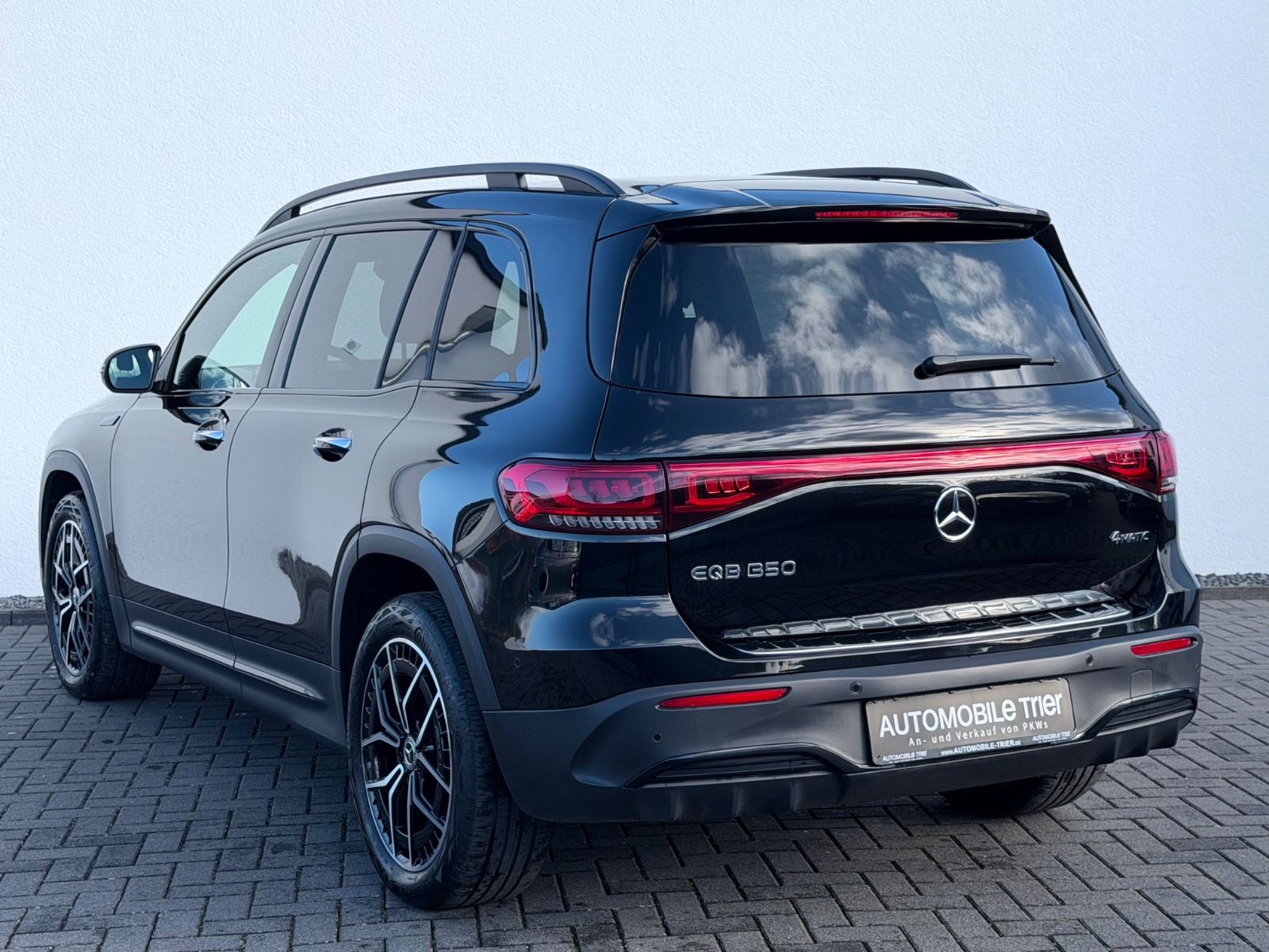 Bild 7 von 14 - Mercedes-Benz EQB - Gebrauchtwagen von Automobile Trier Mercedes-Benz EQB 350 4Matic, AMG LINE, LED, ACC, 360° CAM