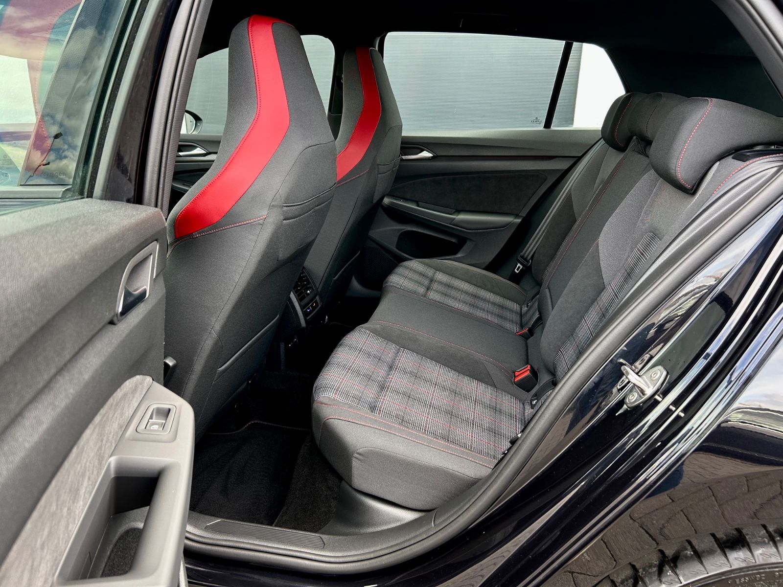 Bild 17 von 18 - Volkswagen Golf - Gebrauchtwagen von Automobile Trier Volkswagen Golf VIII Lim. GTI , GARANTIE, NAVI, LED