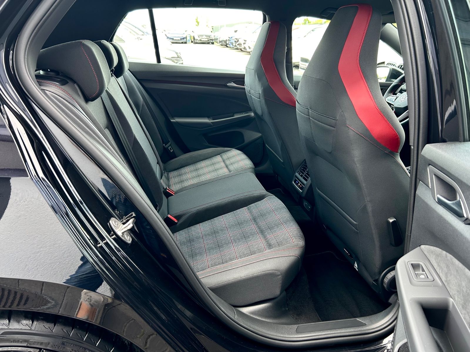 Bild 18 von 18 - Volkswagen Golf - Gebrauchtwagen von Automobile Trier Volkswagen Golf VIII Lim. GTI , GARANTIE, NAVI, LED