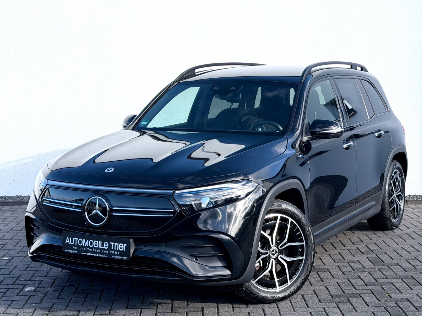 Mercedes-Benz EQB 350 4Matic / AMG LINE / LED / ACC / 360° CAM