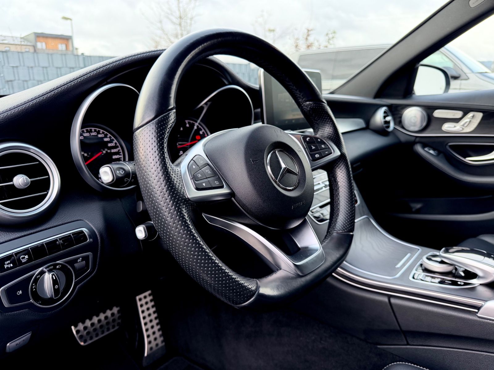 Bild 10 von 15 - Mercedes-Benz C 43 AMG - Gebrauchtwagen von Automobile Trier Mercedes-Benz C 450 AMG, LED, BURM, 360°CAM, GARANTIE