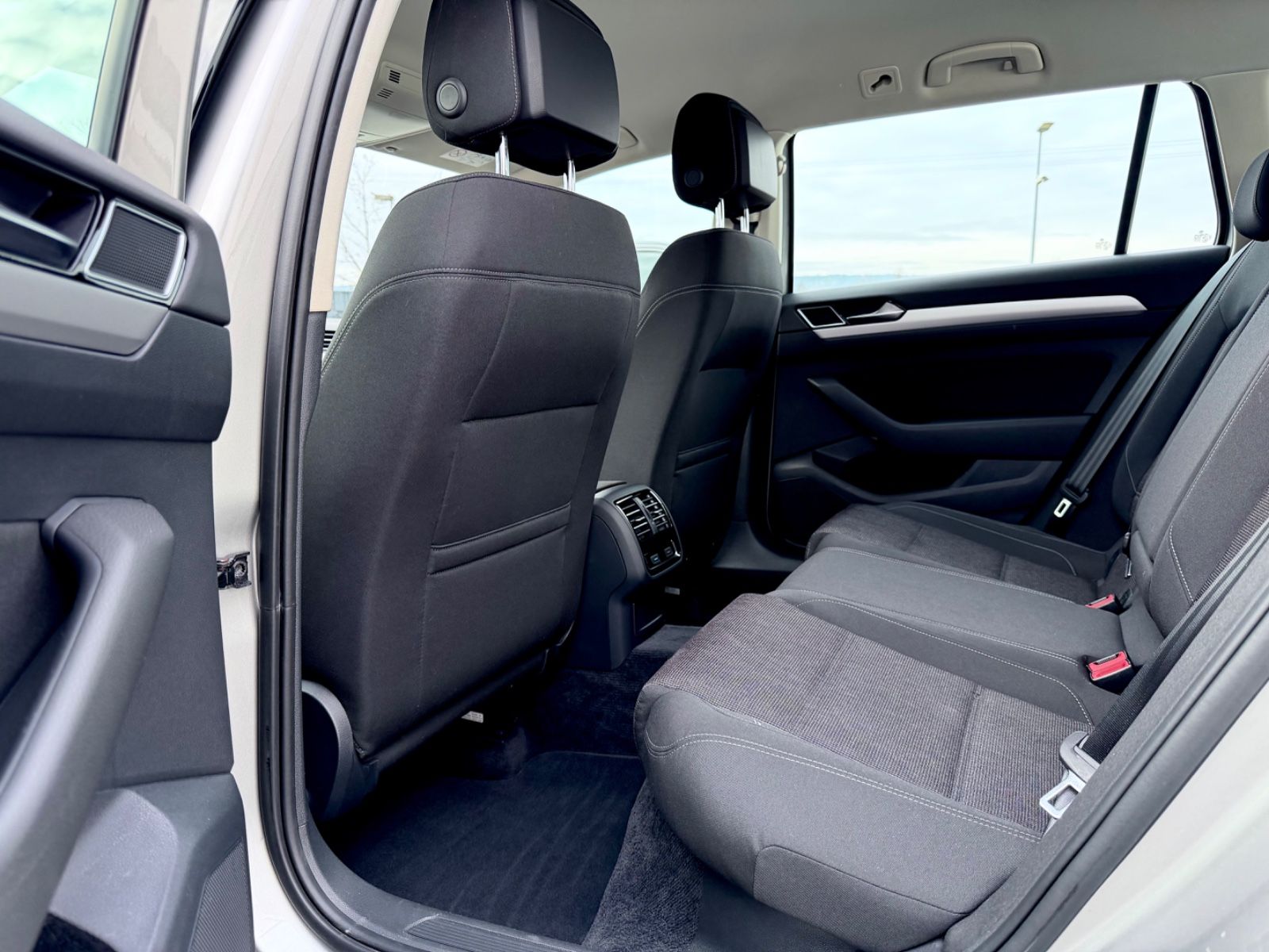 Bild 10 von 13 - Volkswagen Passat Variant - Gebrauchtwagen von Automobile Trier Volkswagen Passat Variant 2.0 TDI, NAVI, PDC, AHK, GARANTIE