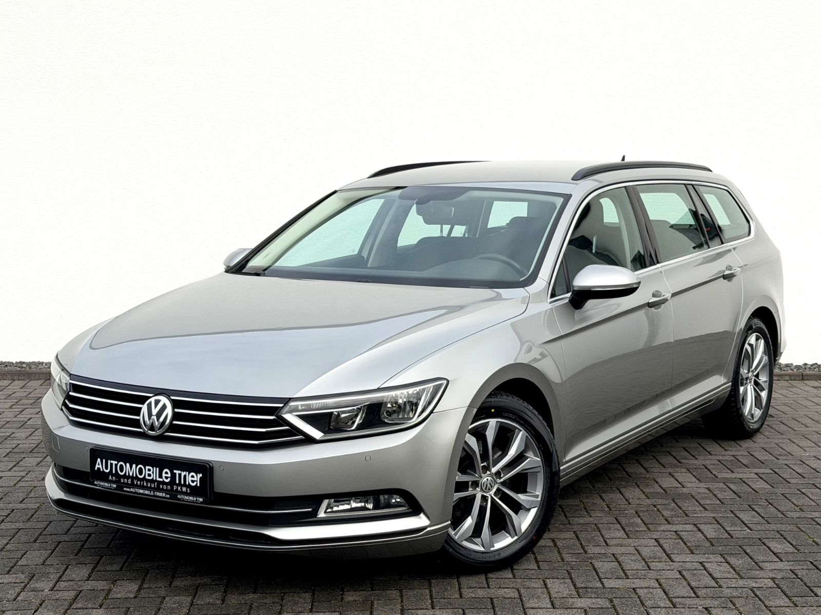 Volkswagen Passat Variant 2.0 TDI /NAVI/PDC/AHK/GARANTIE/
