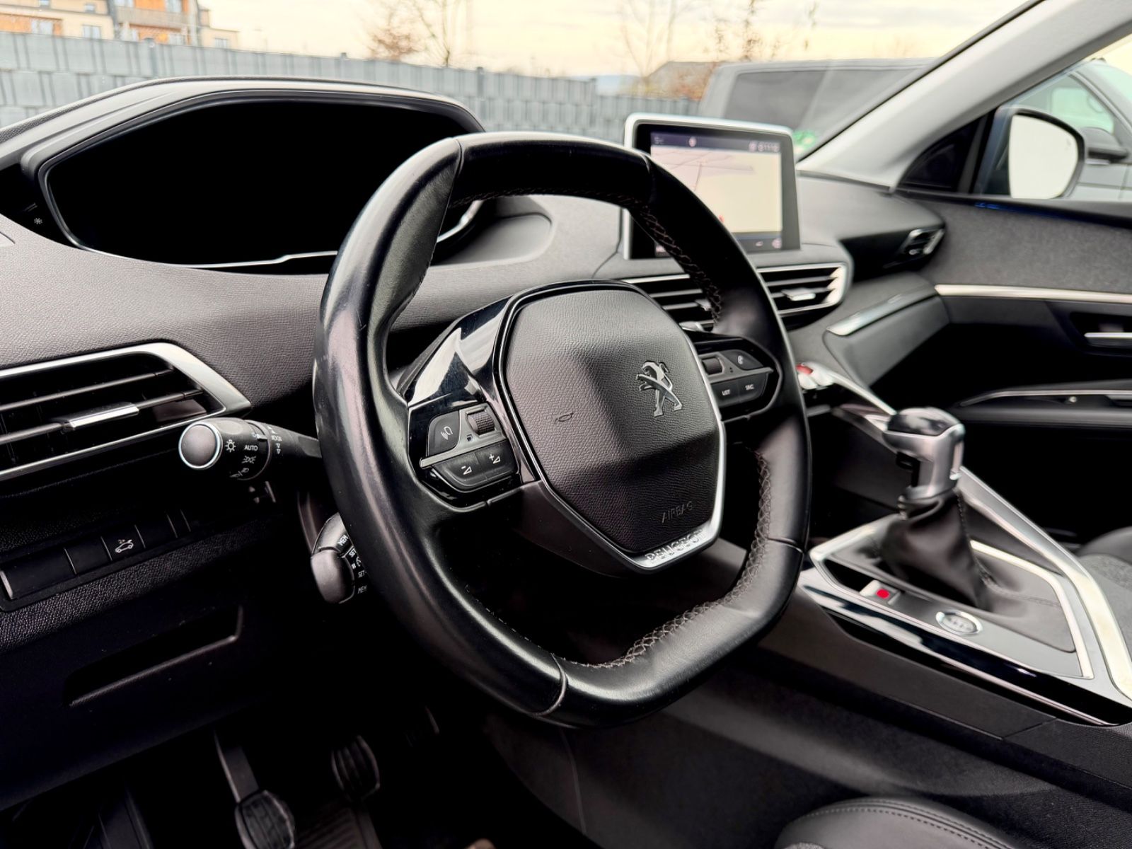 Bild 10 von 14 - Peugeot 3008 - Gebrauchtwagen von Automobile Trier Peugeot 3008 1.5 HDI, NAVI, LED, CAM, AHK, GARANTIE