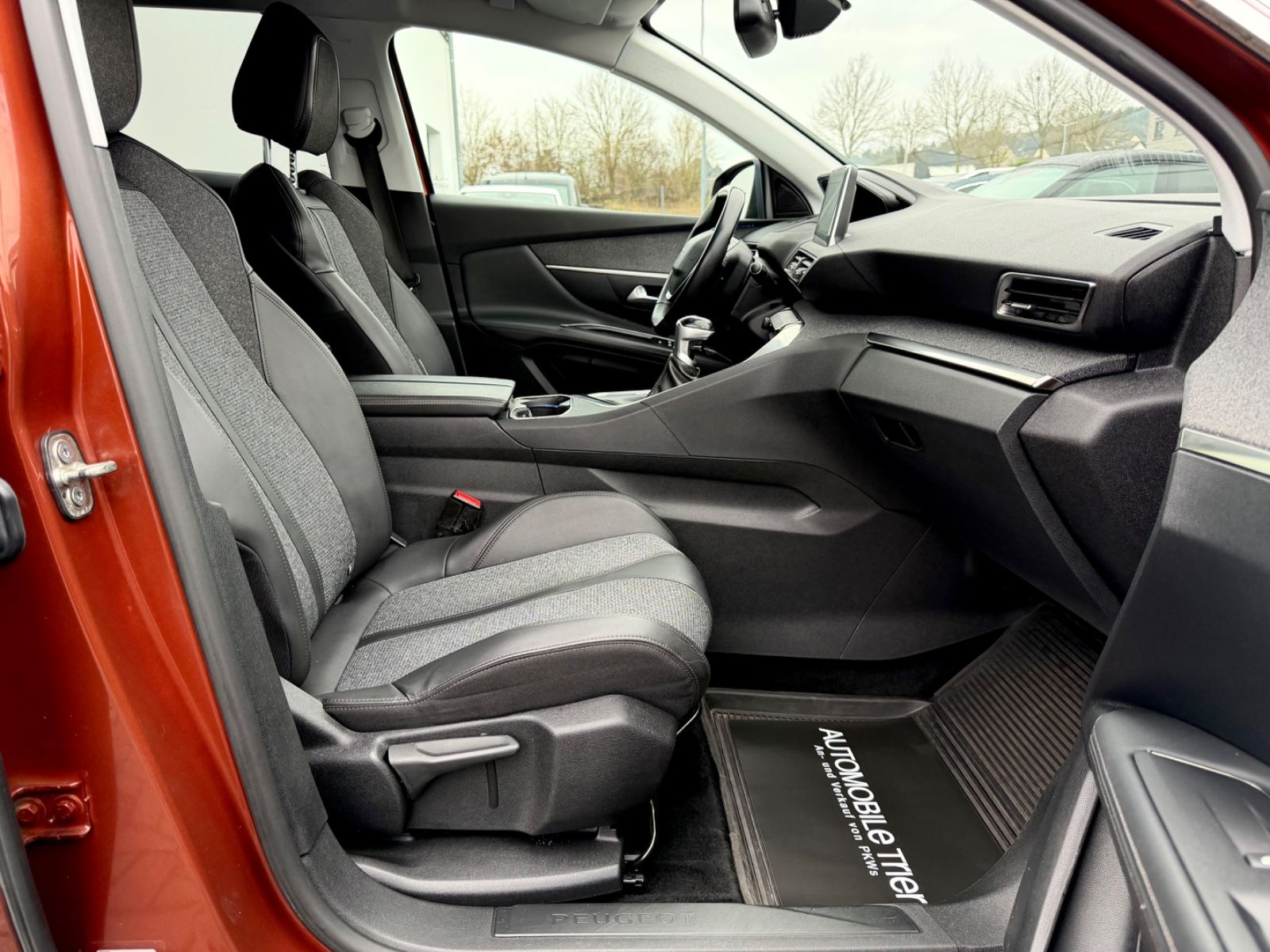 Bild 13 von 14 - Peugeot 3008 - Gebrauchtwagen von Automobile Trier Peugeot 3008 1.5 HDI, NAVI, LED, CAM, AHK, GARANTIE