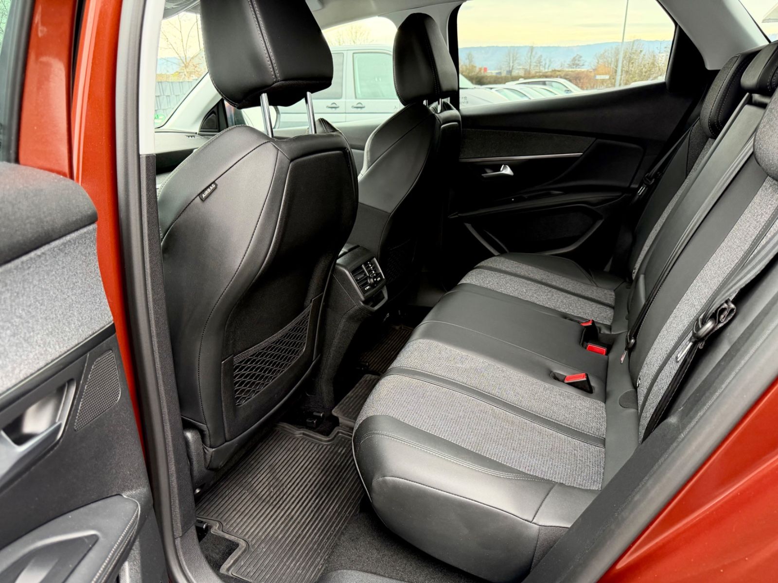 Bild 14 von 14 - Peugeot 3008 - Gebrauchtwagen von Automobile Trier Peugeot 3008 1.5 HDI, NAVI, LED, CAM, AHK, GARANTIE