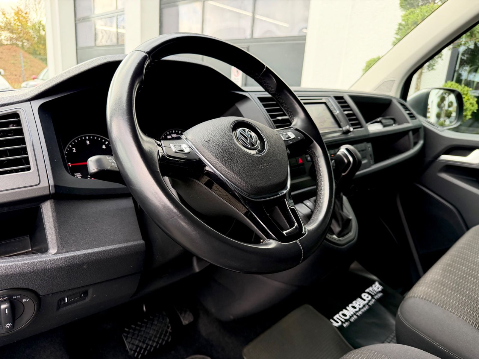 Bild 10 von 18 - Volkswagen T6 Caravelle - Gebrauchtwagen von Automobile Trier Volkswagen T6 Caravelle Lang 2.0 TDI DSG, NAVI, PDC, AHK