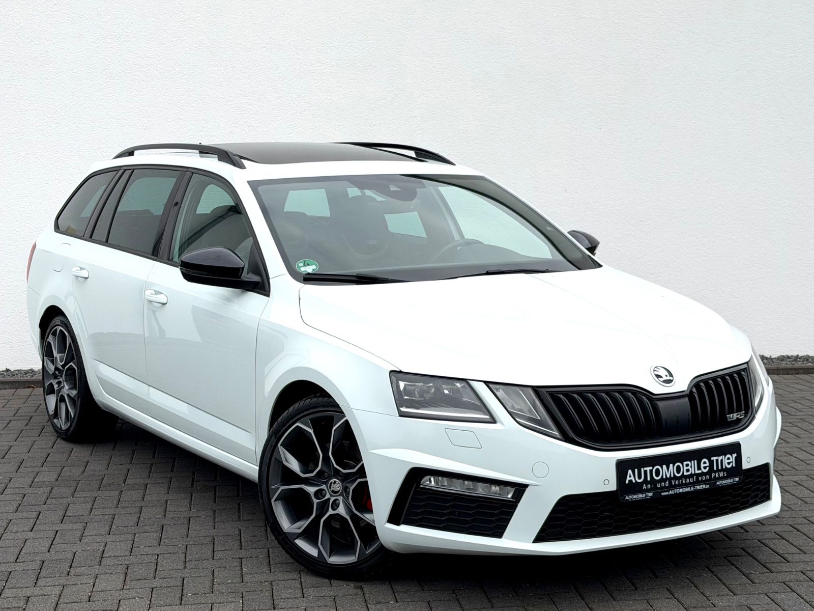 Bild 3 von 13 - Skoda Octavia - Gebrauchtwagen von Automobile Trier Skoda Octavia Combi RS 2.0 TDI DSG, PANO, LED, ACC, CAM