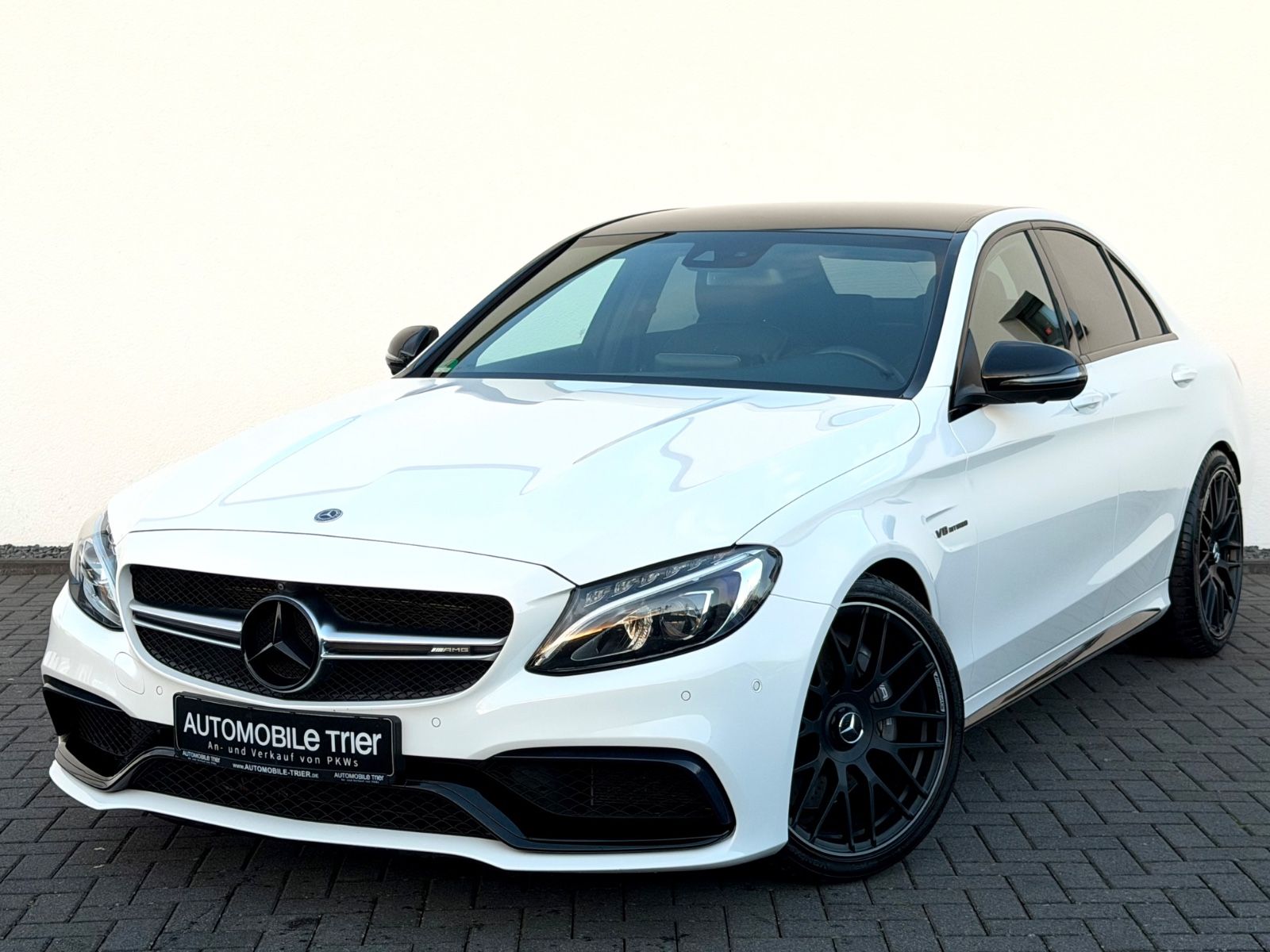 Mercedes-Benz C 63 AMG 4.0 V8  / NIGHT PAKET / 360°CAM/BURMES/