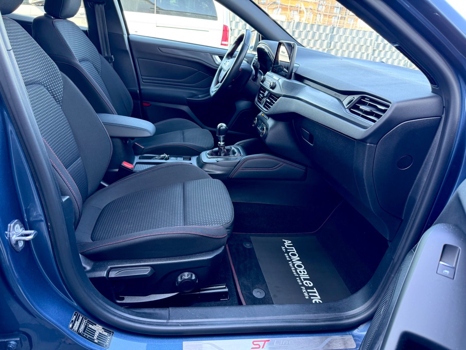 Bild 13 von 14 - Ford Focus - Gebrauchtwagen von Automobile Trier Ford Focus Lim. ST-Line 1.5, NAVI, CAM, LED, 1.HAND