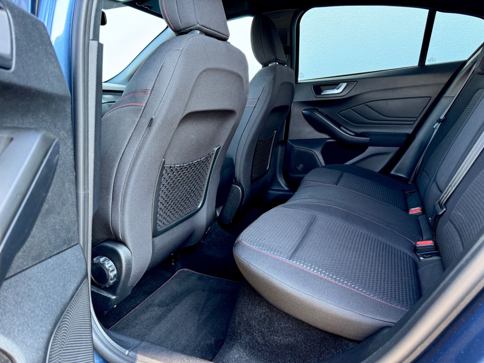 Bild 14 von 14 - Ford Focus - Gebrauchtwagen von Automobile Trier Ford Focus Lim. ST-Line 1.5, NAVI, CAM, LED, 1.HAND