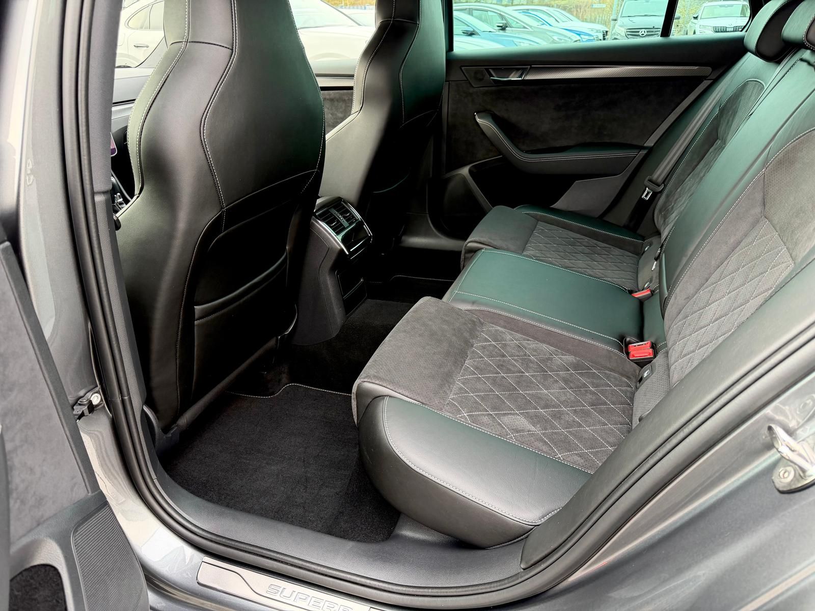 Bild 14 von 15 - Skoda Superb - Gebrauchtwagen von Automobile Trier Skoda Superb Combi Sportline 2.0 TDI DSG, 1.HAND