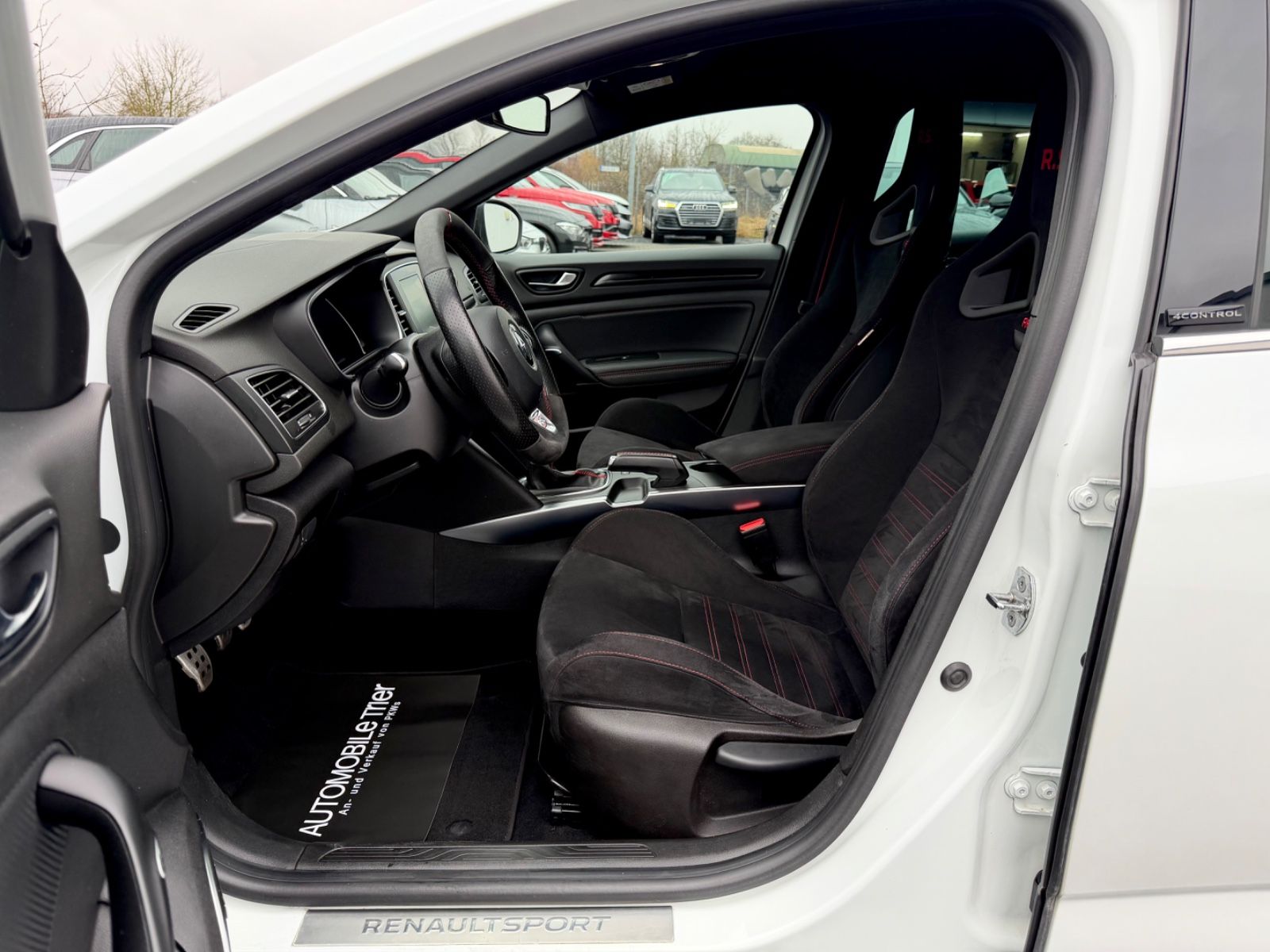 Bild 1 von 15 - Renault Megane - Gebrauchtwagen von Automobile Trier Renault Megane 300 RS Trophy, NAVI, LED, ACC, CAM, GARANTIE