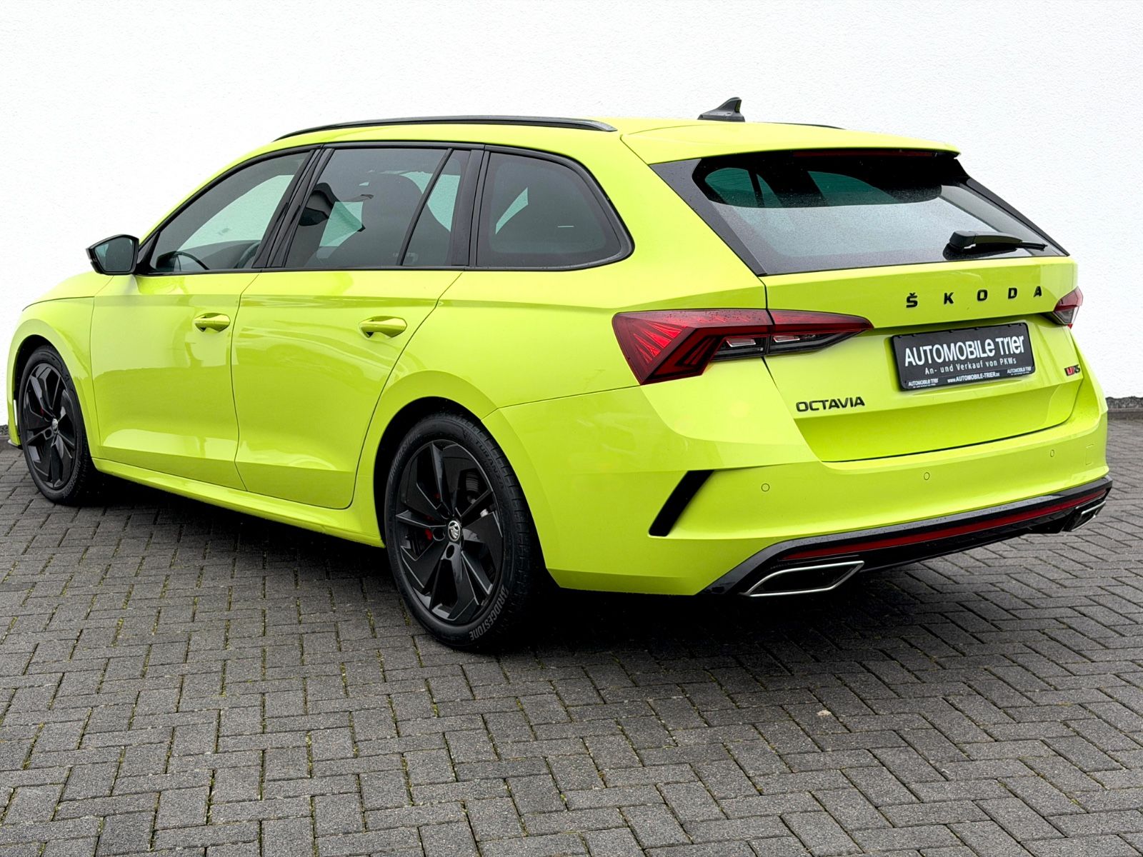 Bild 3 von 5 - Skoda Octavia - Gebrauchtwagen von Automobile Trier Skoda Octavia Combi RS 2.0 TSI, LED, APP, PDC, GARANTIE