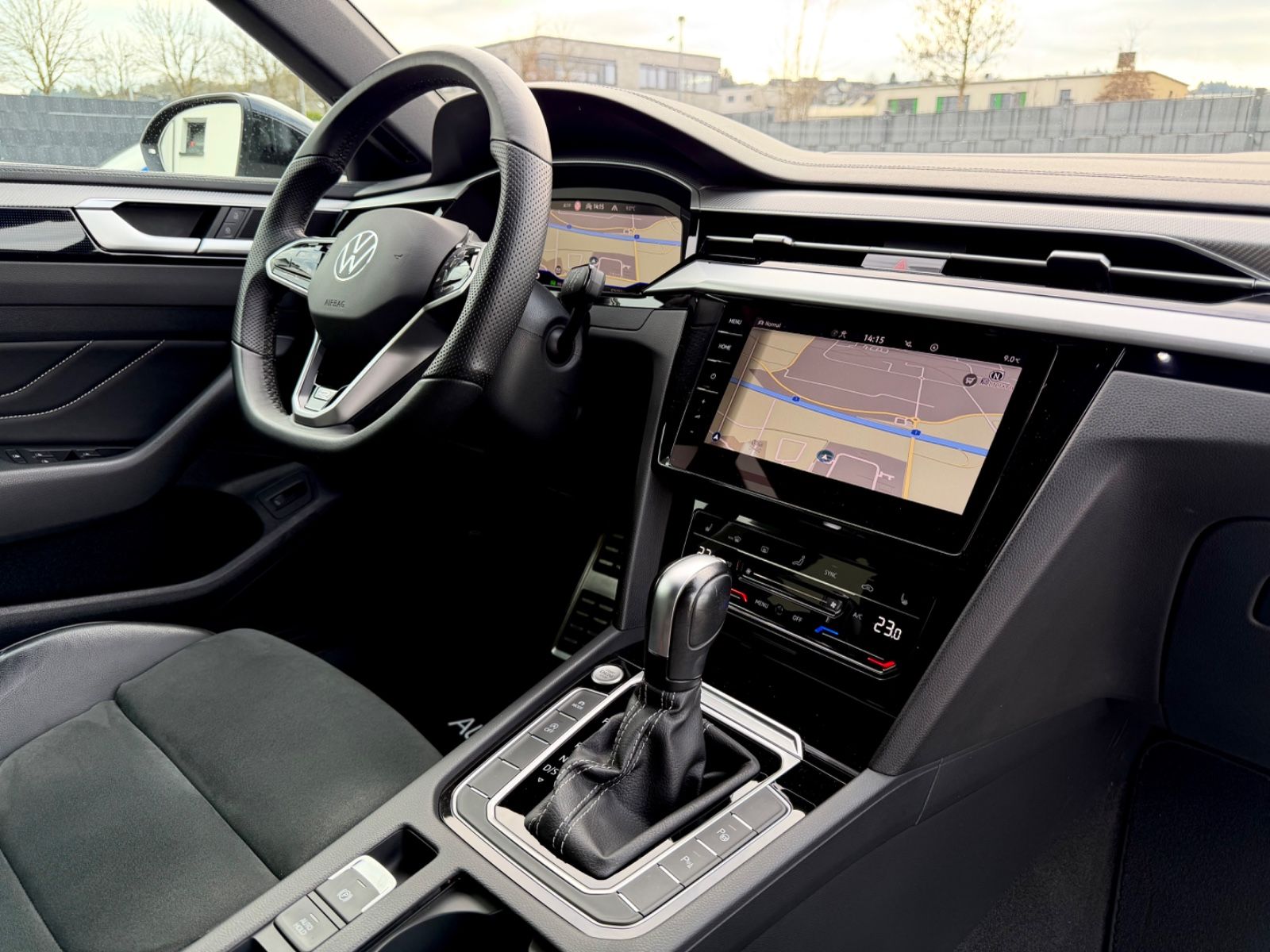 Bild 10 von 15 - Volkswagen Arteon - Gebrauchtwagen von Automobile Trier Volkswagen Shooting Brake 2.0 TSI DSG R line, NAVI, LED, ACC