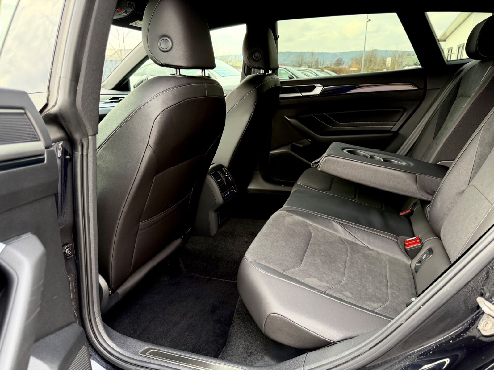 Bild 15 von 15 - Volkswagen Arteon - Gebrauchtwagen von Automobile Trier Volkswagen Shooting Brake 2.0 TSI DSG R line, NAVI, LED, ACC