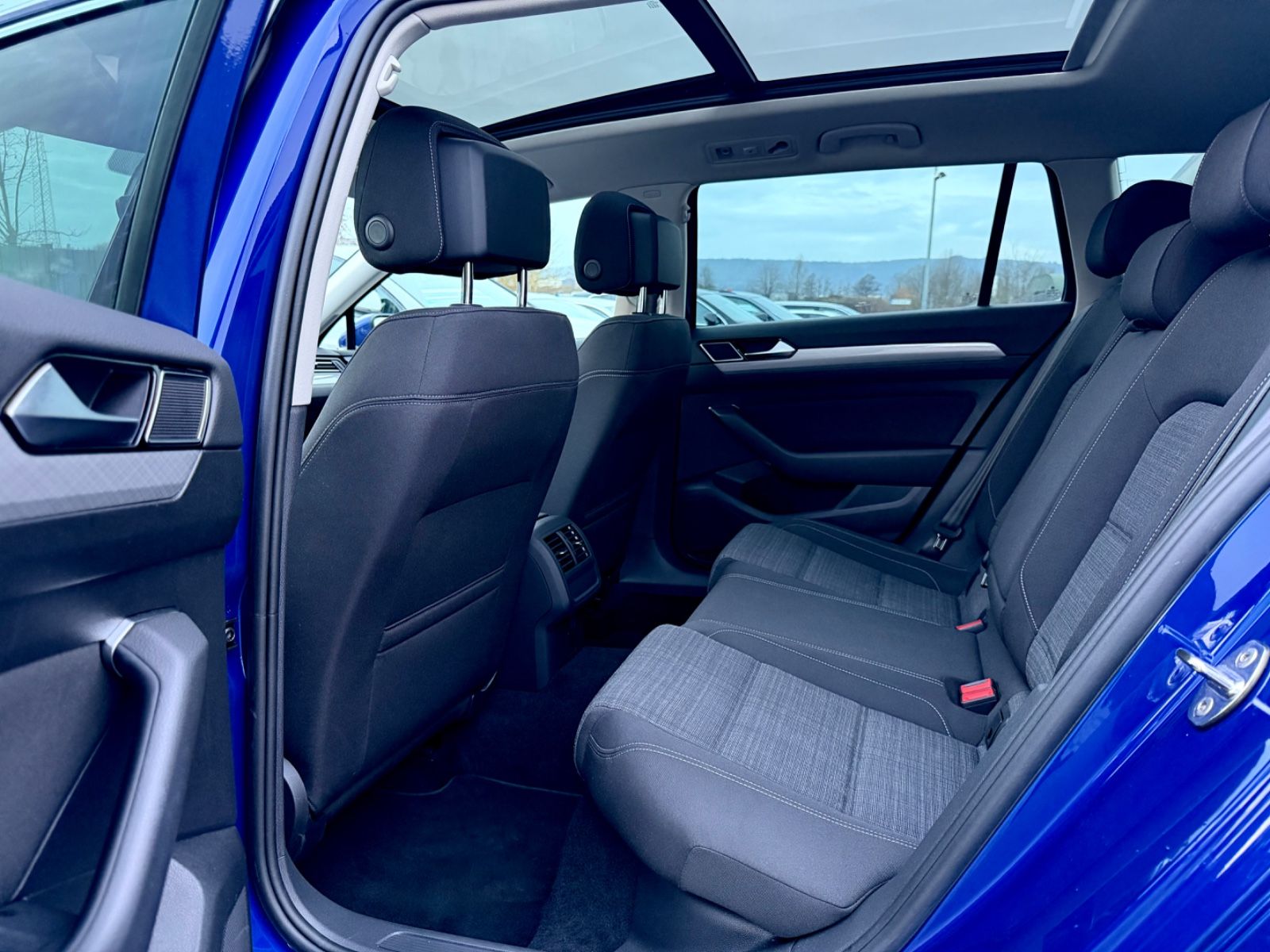 Bild 15 von 15 - Volkswagen Passat - Gebrauchtwagen von Automobile Trier Volkswagen Passat Variant 2.0 TDI R line, Led, Pano, App