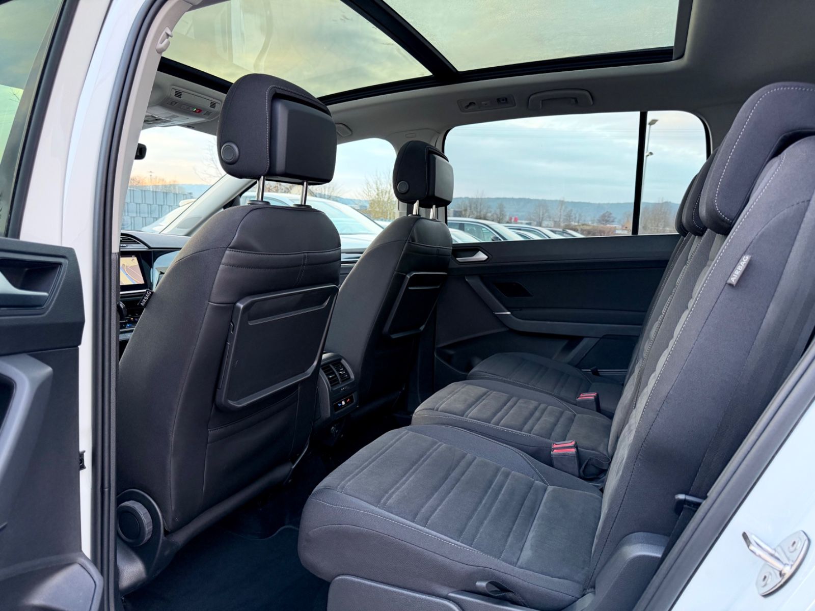 Bild 14 von 15 - Volkswagen Touran - Gebrauchtwagen von Automobile Trier Volkswagen Touran 2.0 TDI DSG, NAVI, CAM, MASSAGE, GARANTIE