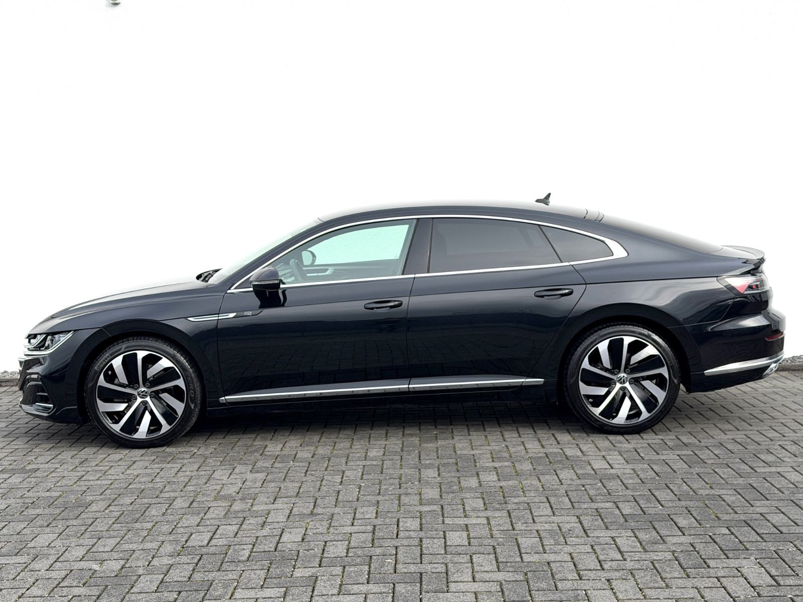 Bild 8 von 18 - Volkswagen Arteon - Gebrauchtwagen von Automobile Trier Volkswagen Arteon R line 2.0 TSI DSG 4Motion, LED, ACC, CAM