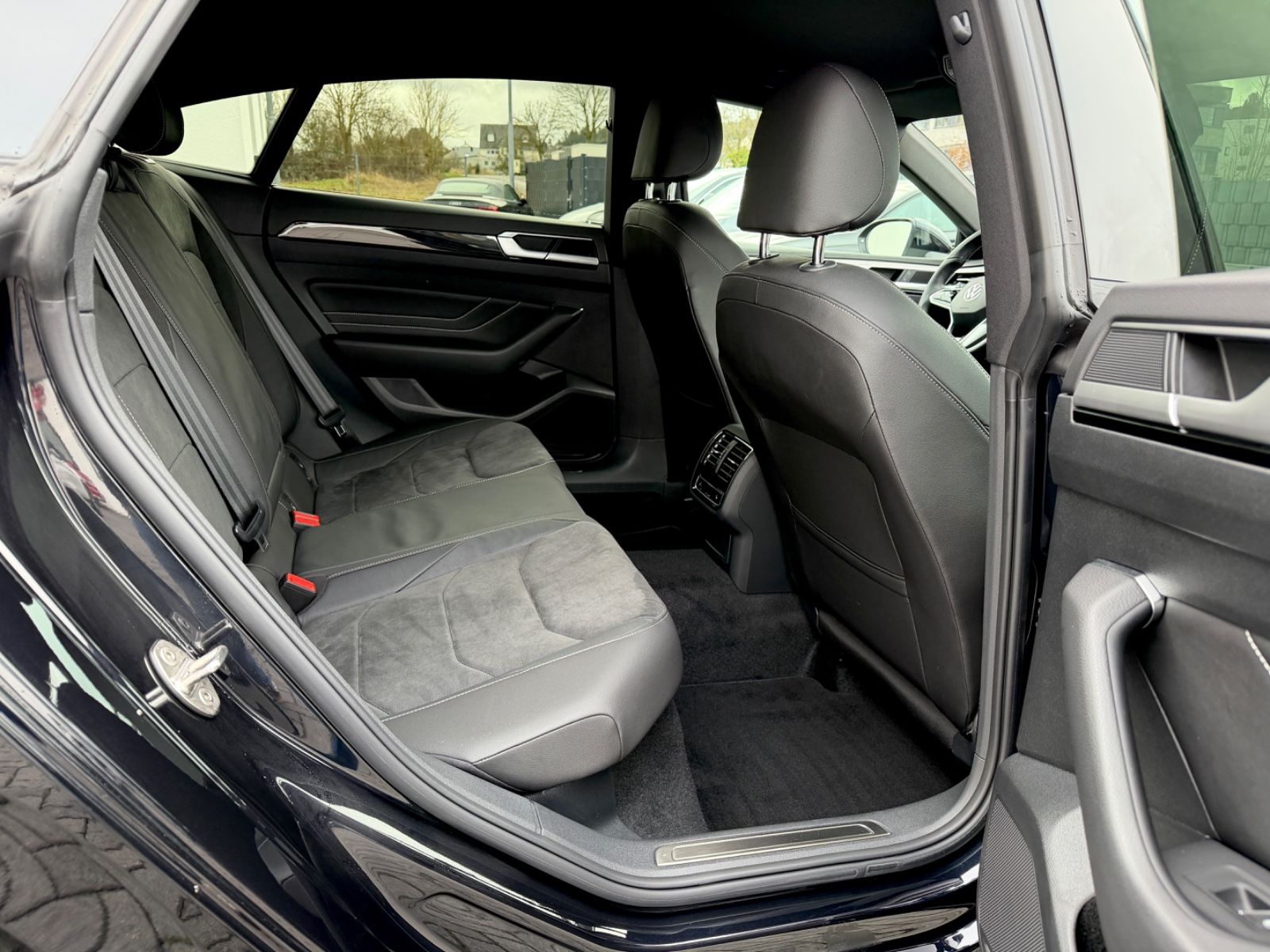 Bild 14 von 18 - Volkswagen Arteon - Gebrauchtwagen von Automobile Trier Volkswagen Arteon R line 2.0 TSI DSG 4Motion, LED, ACC, CAM