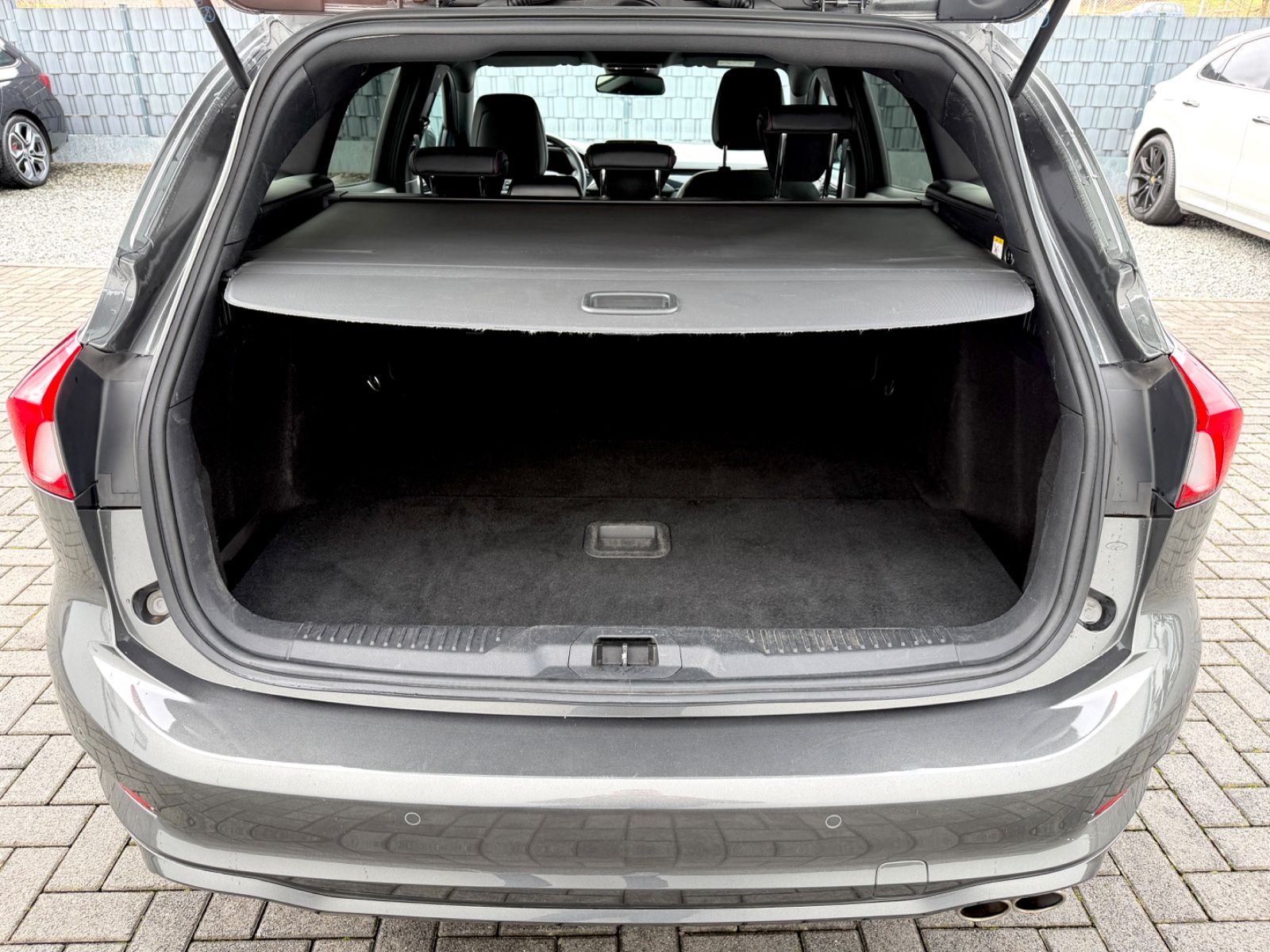 Bild 13 von 18 - Ford Focus - Gebrauchtwagen von Automobile Trier Ford Focus Turnier ST-Line 2.0 EcoBlue , Navi, B&O