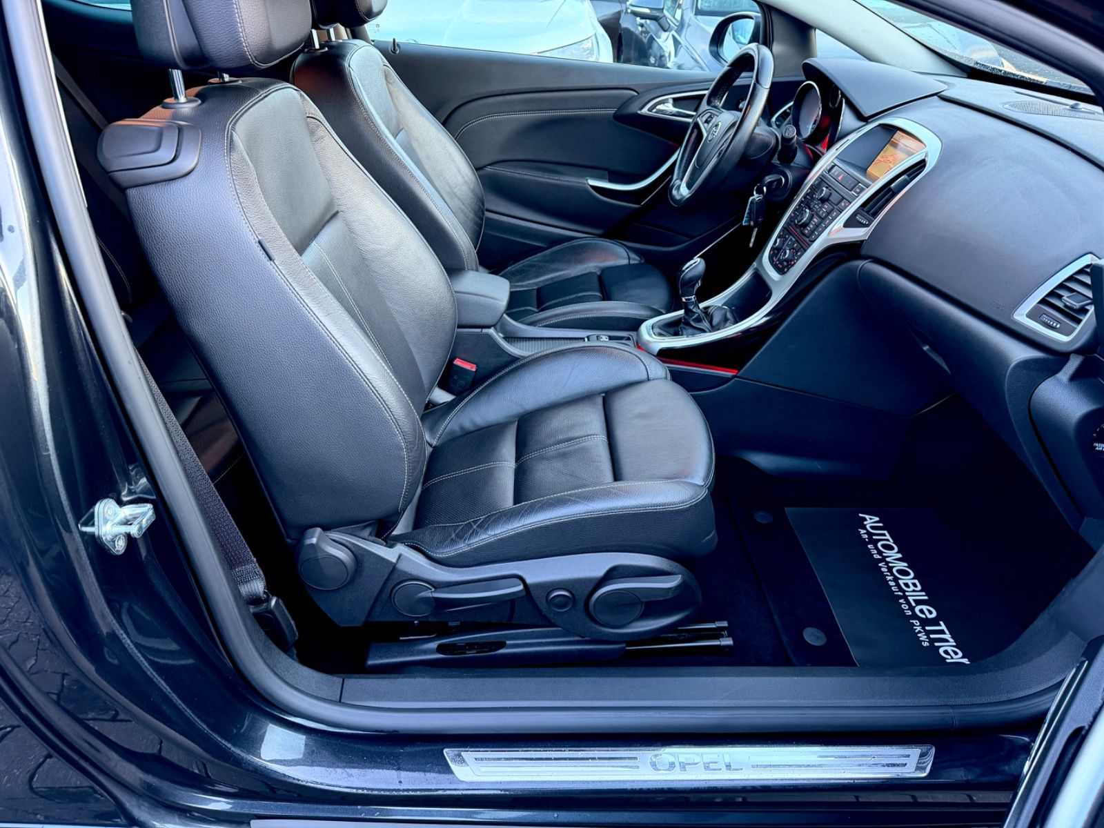 Bild 11 von 12 - Opel Astra - Gebrauchtwagen von Automobile Trier Opel Astra J GTC OPC Line 1.6 Turbo, NAVI, LED, PDC