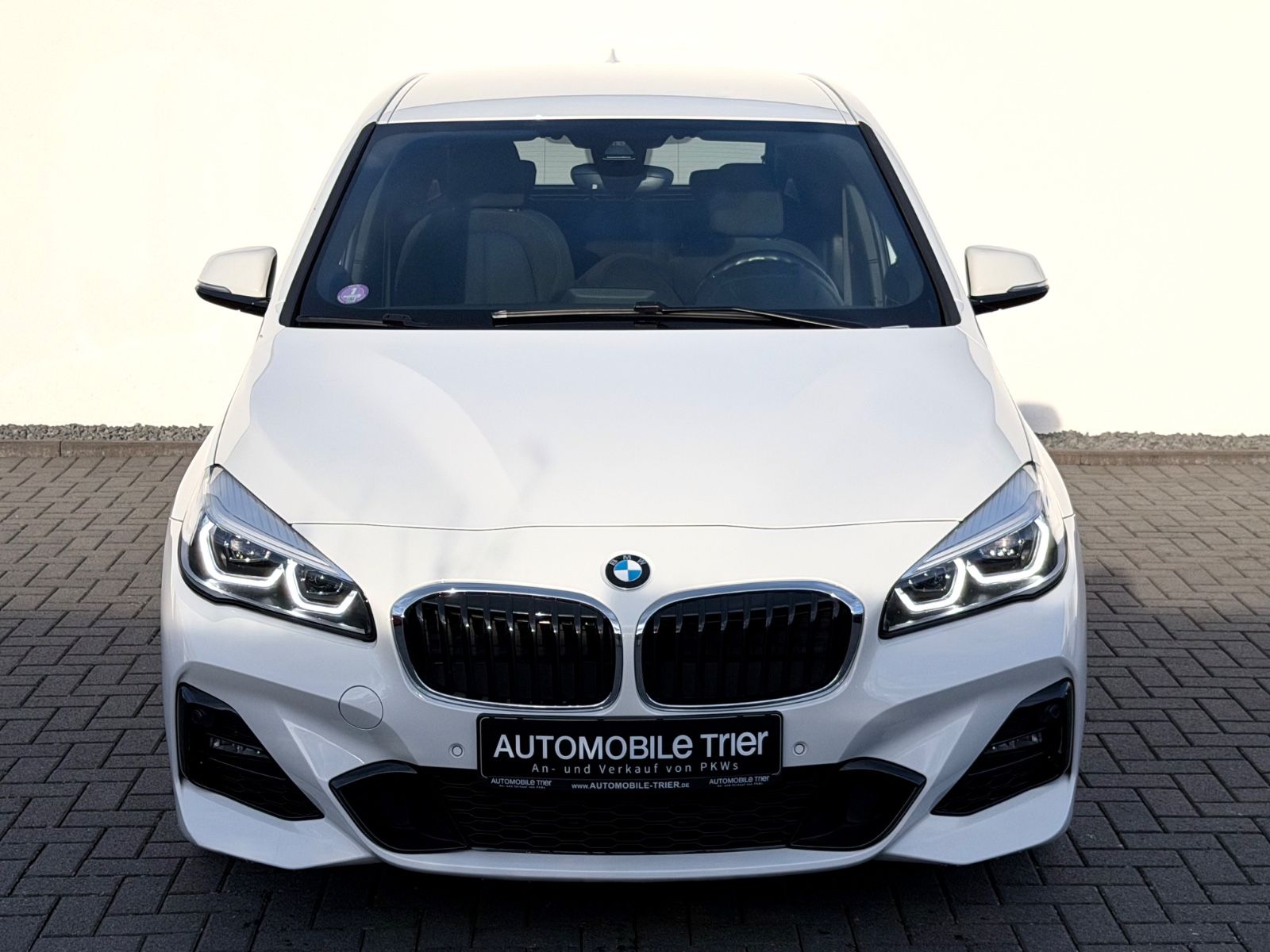 Bild 2 von 14 - BMW 218 Active Tourer - Gebrauchtwagen von Automobile Trier BMW 218i Active Tourer M Sport Paket, NAVI, LED, CAM