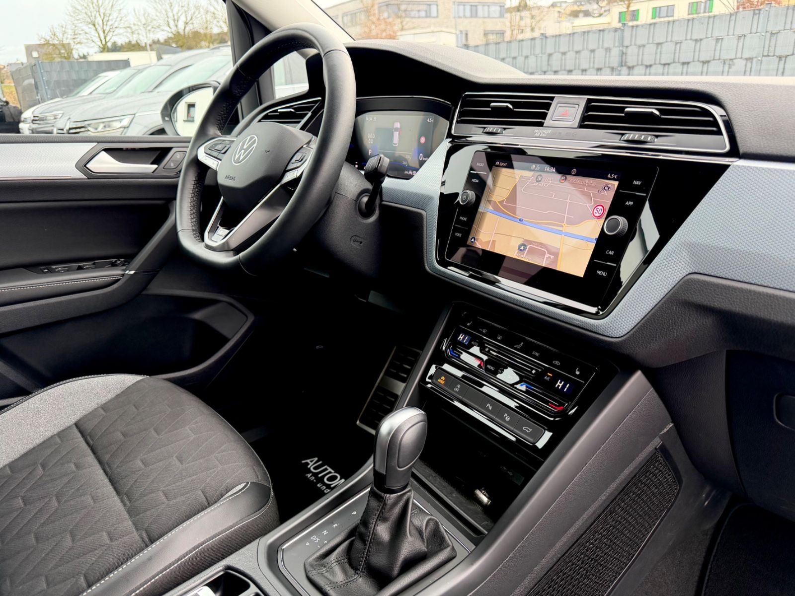 Bild 12 von 18 - Volkswagen Touran - Gebrauchtwagen von Automobile Trier Volkswagen Touran 2.0 TDI DSG, 7.SITZER, LED, ACC, AHK