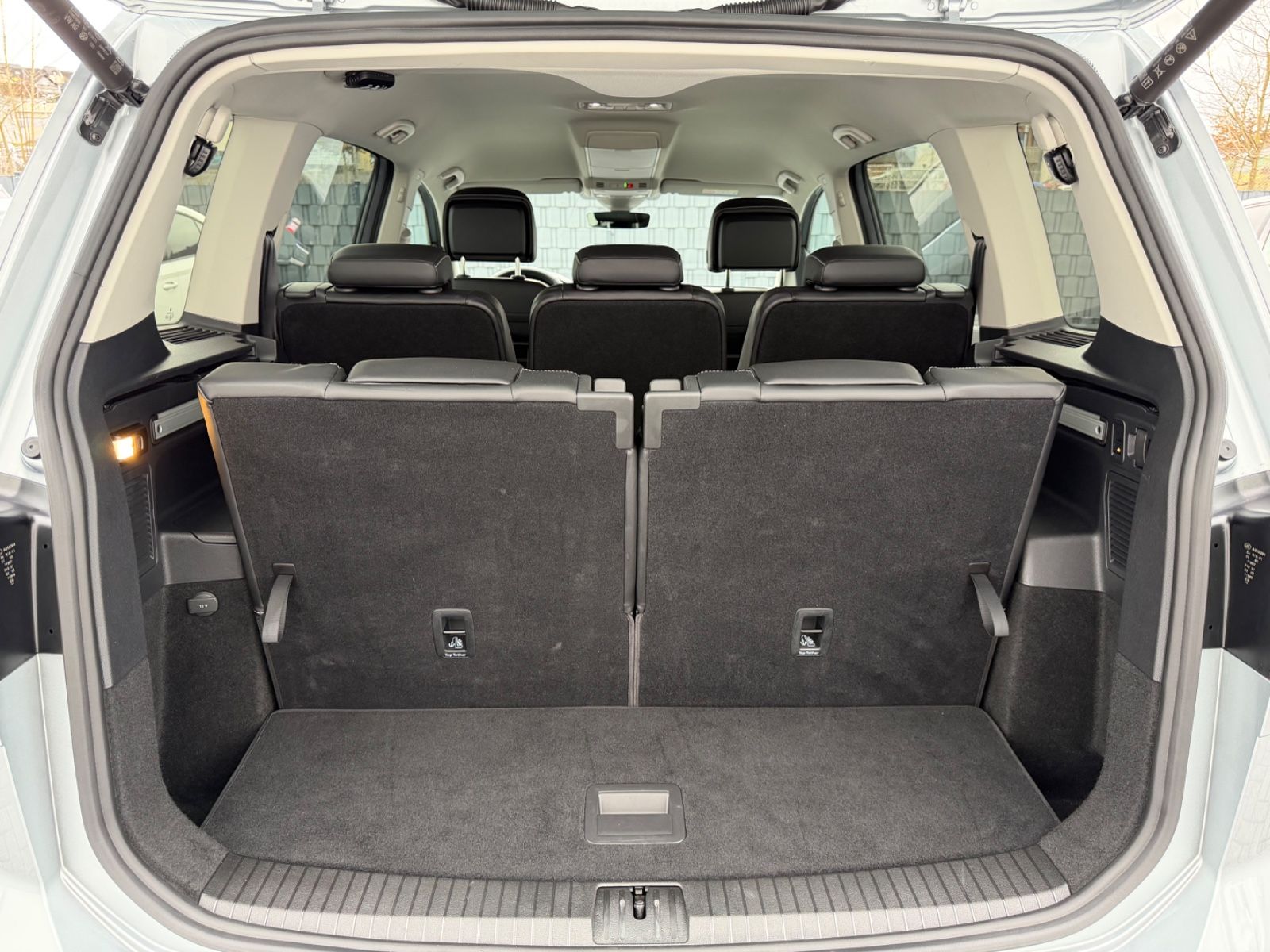 Bild 17 von 18 - Volkswagen Touran - Gebrauchtwagen von Automobile Trier Volkswagen Touran 2.0 TDI DSG, 7.SITZER, LED, ACC, AHK