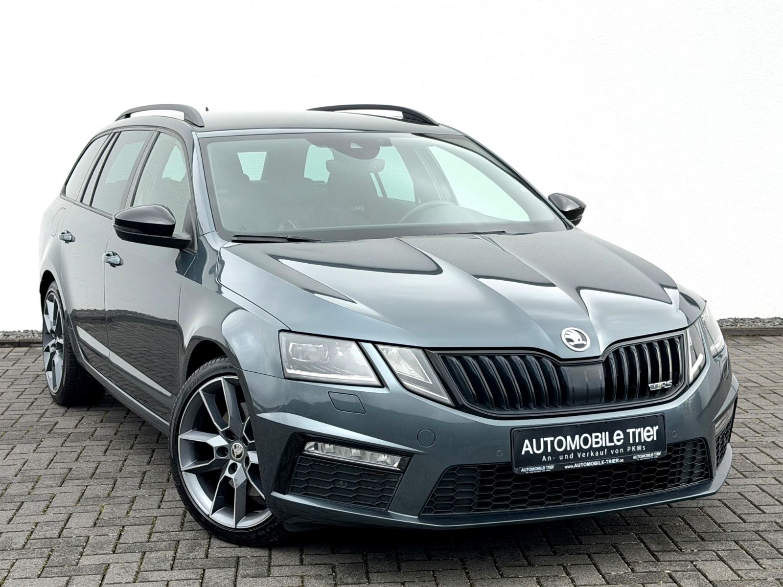 Bild 3 von 18 - Skoda Octavia - Gebrauchtwagen von Automobile Trier Skoda Octavia Combi RS 2.0 TDI DSG 4×4, LED, ACC, AHK