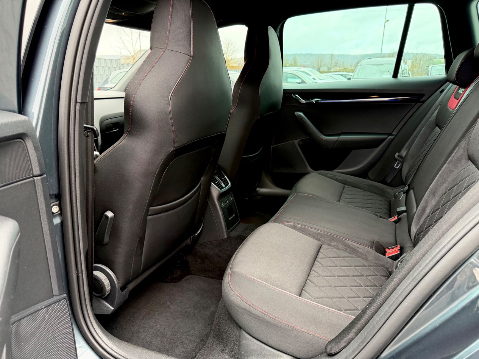 Bild 14 von 18 - Skoda Octavia - Gebrauchtwagen von Automobile Trier Skoda Octavia Combi RS 2.0 TDI DSG 4×4, LED, ACC, AHK