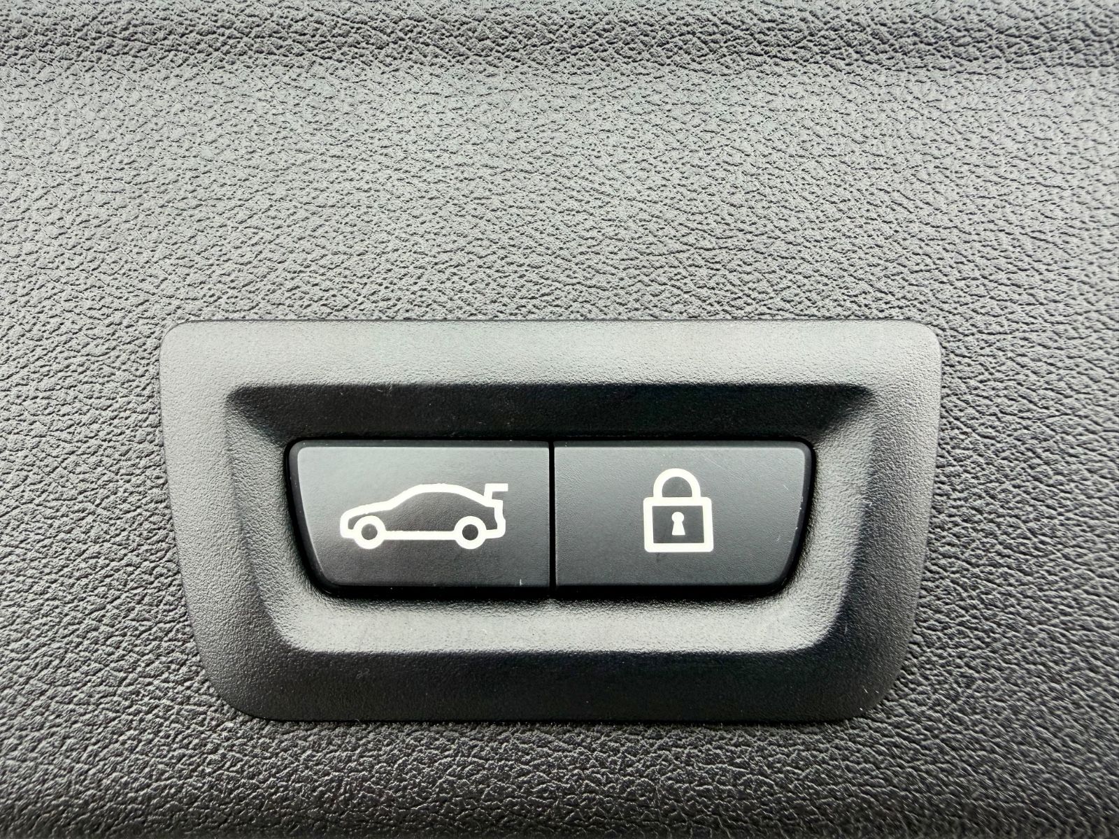 Bild 18 von 19 - BMW X6 - Gebrauchtwagen von Automobile Trier BMW X6 xDrive 40 d M Sport Paket, LED, HUD, AHK, CAM