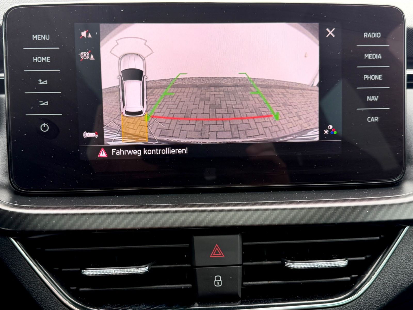 Bild 10 von 20 - Skoda Kamiq - Gebrauchtwagen von Automobile Trier Skoda Kamiq Monte Carlo 1.5 TSI DSG, LED, ACC, AHK, PANO