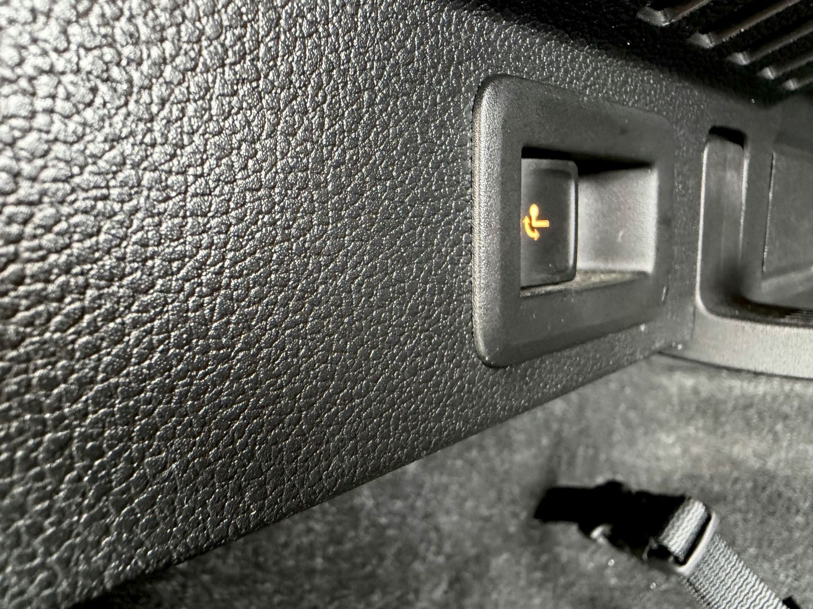 Bild 12 von 20 - Skoda Kamiq - Gebrauchtwagen von Automobile Trier Skoda Kamiq Monte Carlo 1.5 TSI DSG, LED, ACC, AHK, PANO