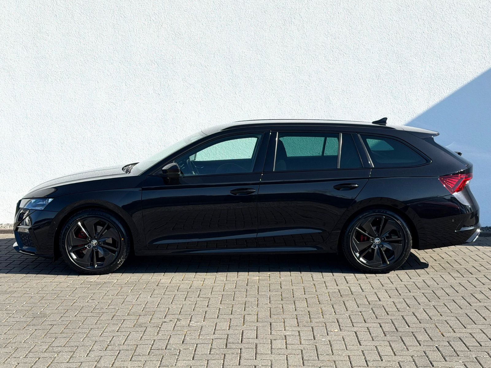 Bild 8 von 18 - Skoda Octavia - Gebrauchtwagen von Automobile Trier Skoda Octavia Combi RS 2.0 TDI DSG 4×4, LED, ACC, AHK