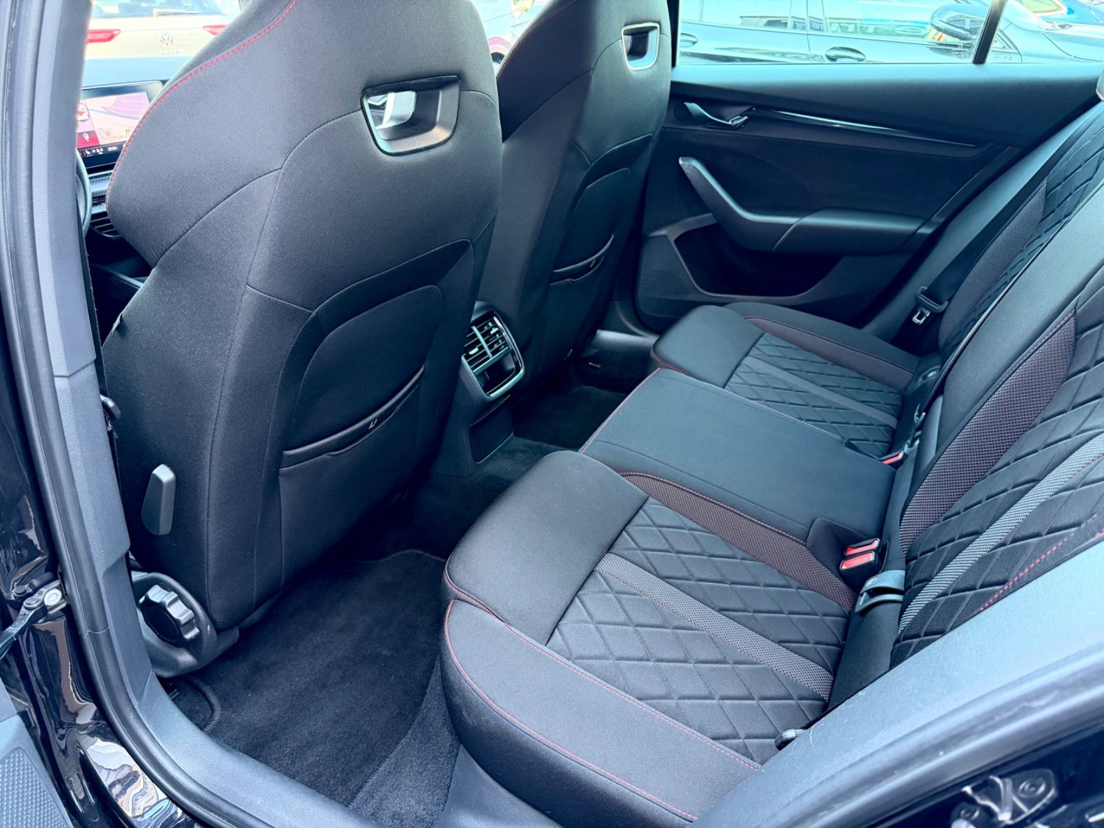 Bild 14 von 18 - Skoda Octavia - Gebrauchtwagen von Automobile Trier Skoda Octavia Combi RS 2.0 TDI DSG 4×4, LED, ACC, AHK