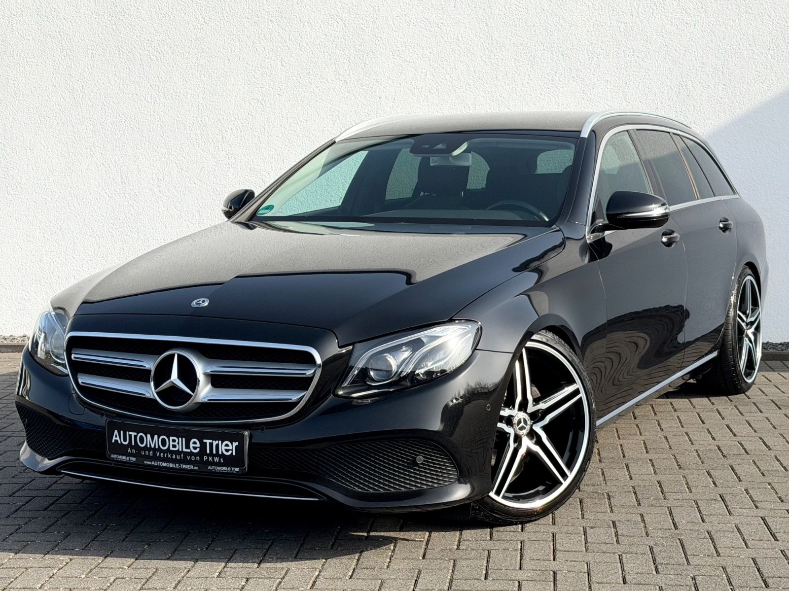 Mercedes-Benz E 220d /NAVI/LED/CAM/GARANTIE/