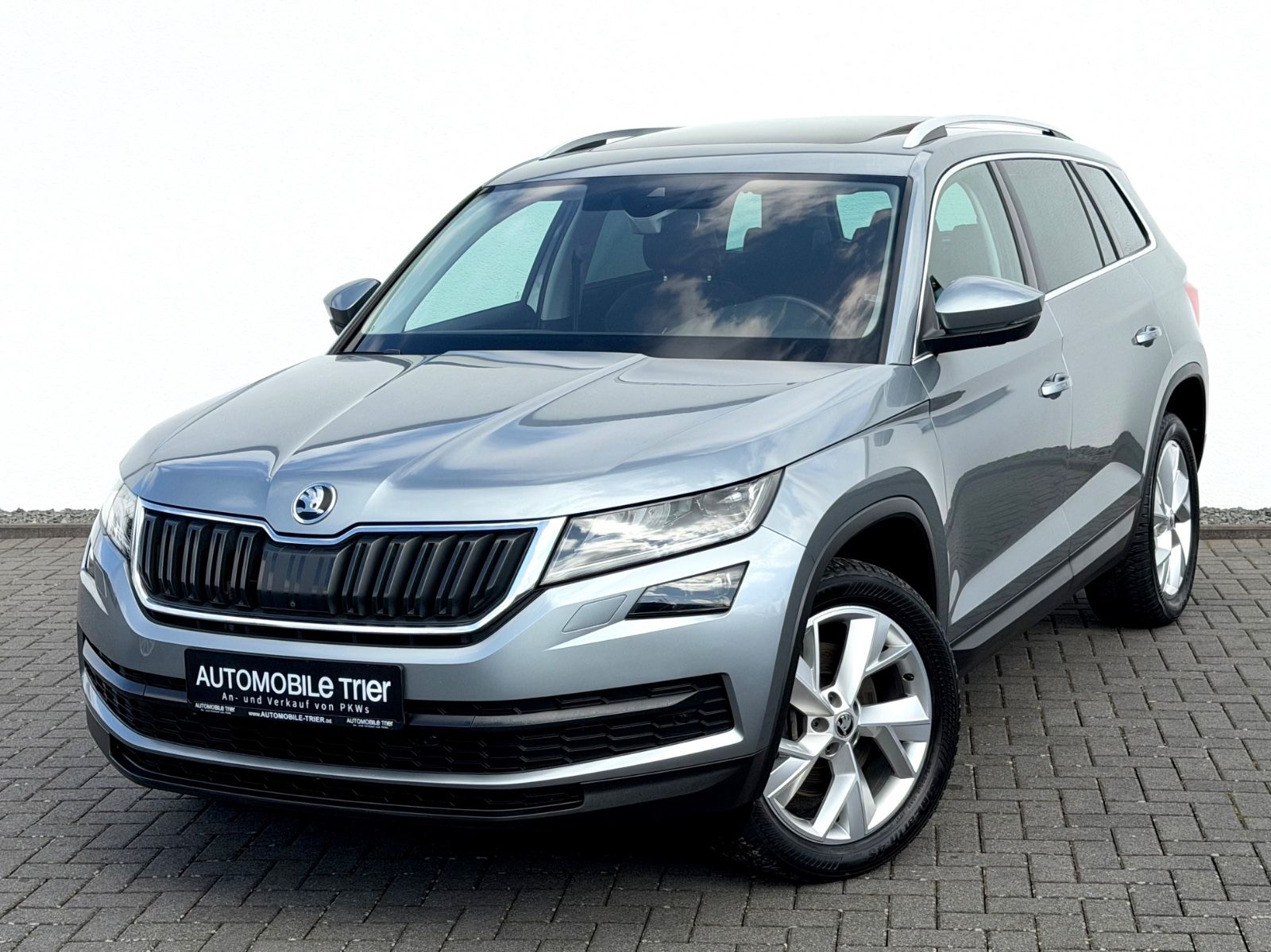 Skoda Kodiaq 2.0 TSI DSG 4×4 /7.SITZER/LED/ACC/AHK/