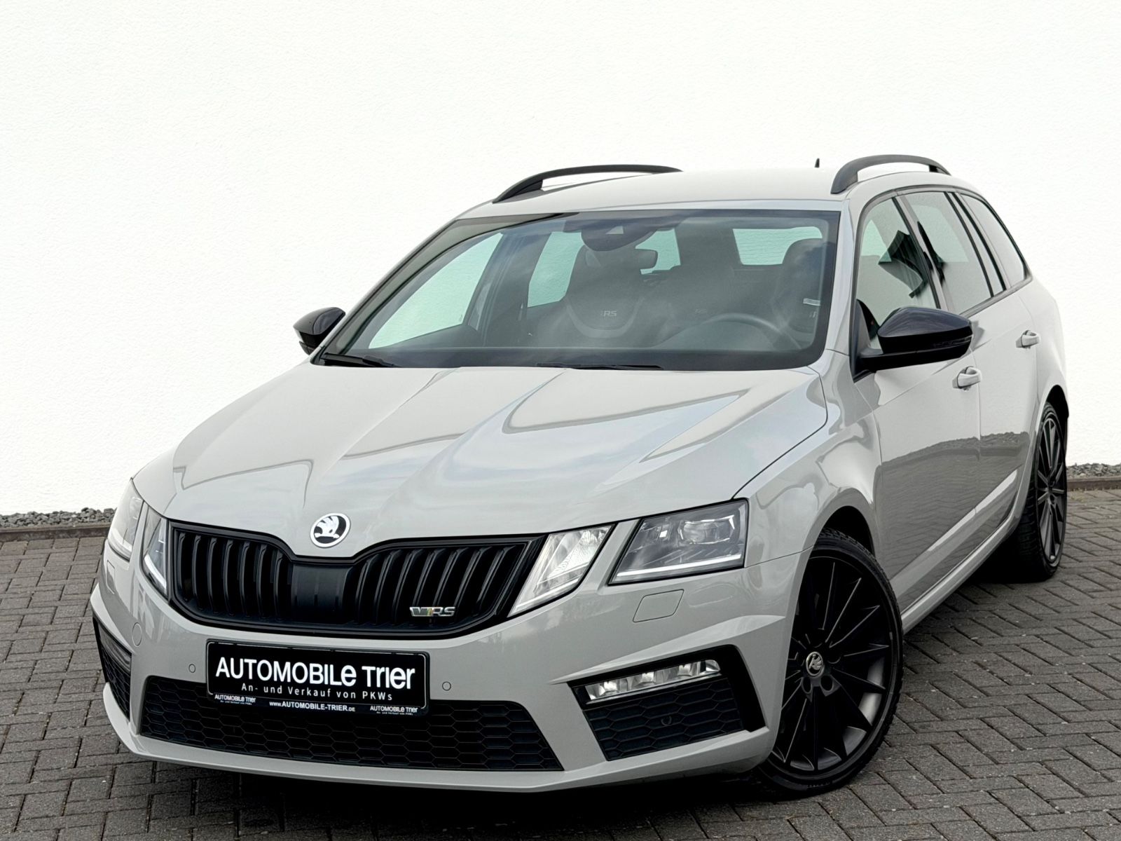 Skoda Octavia Combi RS 2.0 TSI 245 /LED/ACC/CAM/1.HAND