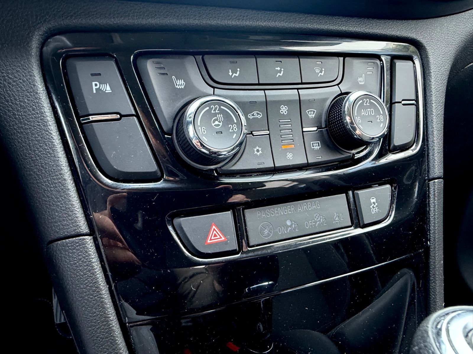 Bild 12 von 17 - Opel Mokka - Gebrauchtwagen von Automobile Trier Opel Mokka X Innovation 1.4 Turbo Automatik GARANTIE