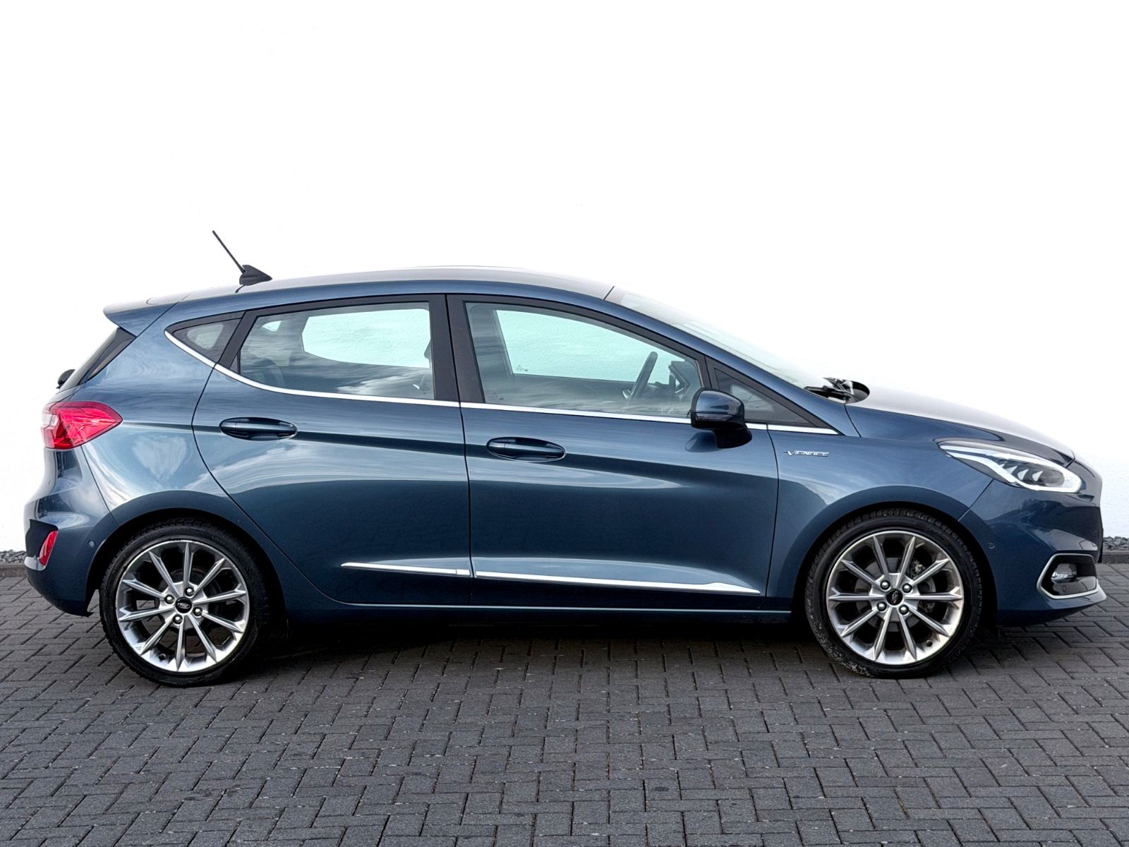 Bild 4 von 19 - Ford Fiesta - Gebrauchtwagen von Automobile Trier Ford Fiesta Vignale, AUTOMATIK, NAVI, LED, CAM, GARANTIE
