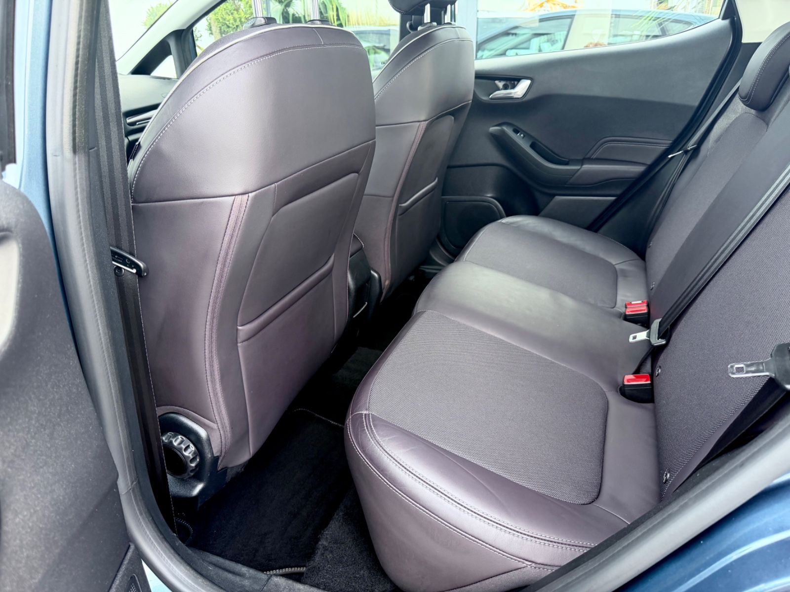 Bild 14 von 19 - Ford Fiesta - Gebrauchtwagen von Automobile Trier Ford Fiesta Vignale, AUTOMATIK, NAVI, LED, CAM, GARANTIE