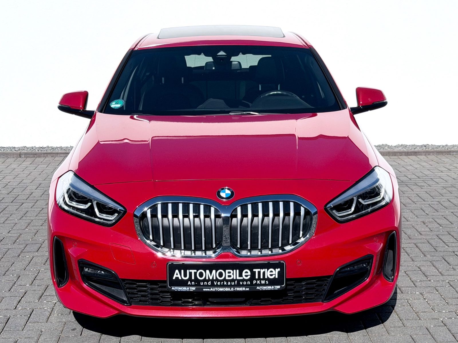 Bild 2 von 22 - BMW 118 - Gebrauchtwagen von Automobile Trier BMW 118 d M Sport Paket, PANO, LED, CAM, GARANTIE